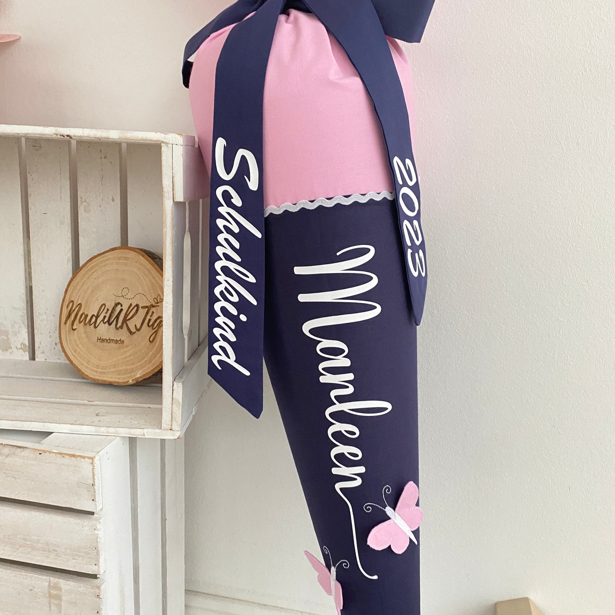 Schultüte Klassik in rosa/dunkelblau (Schmetterlinge)