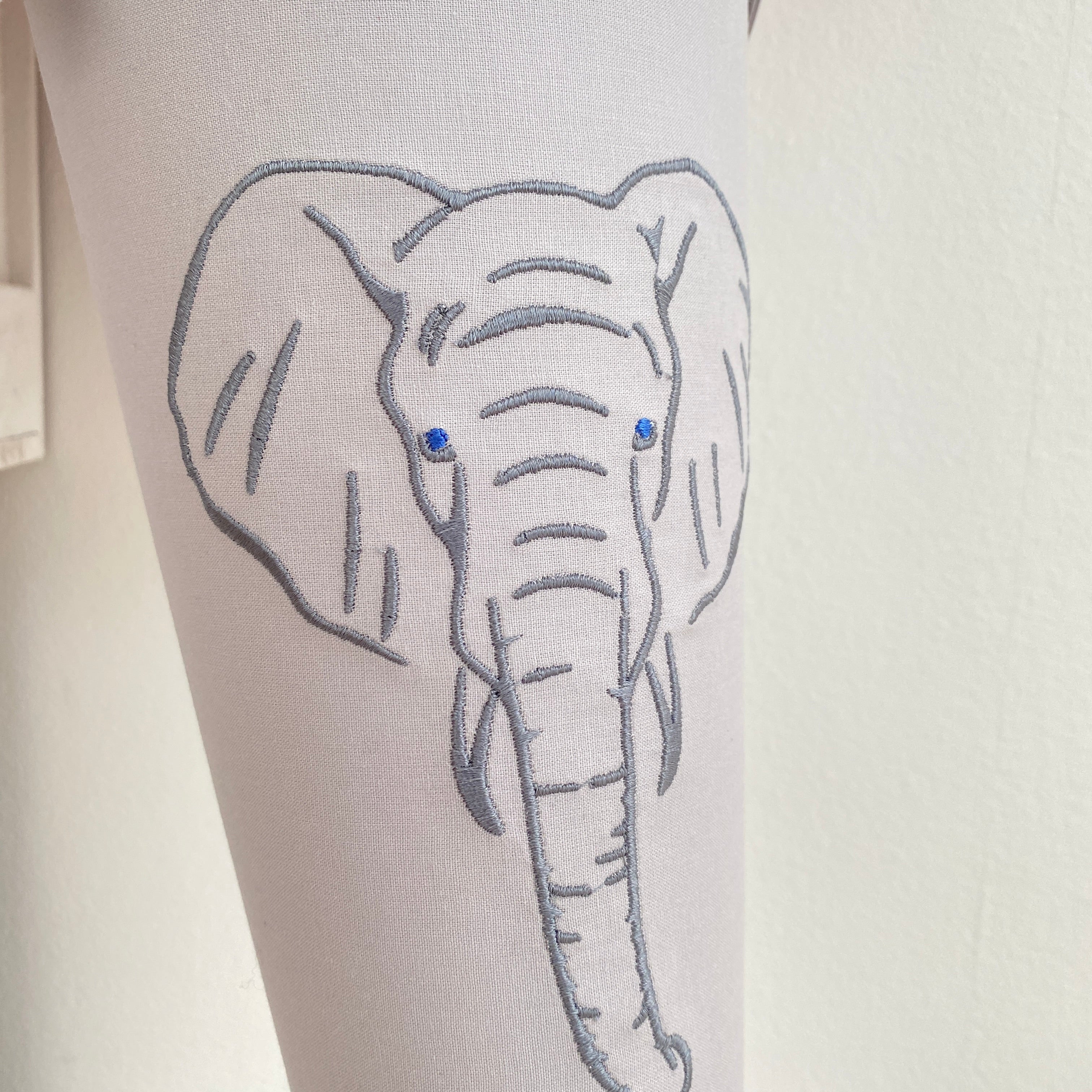 Schultüte Elefant in rot/grau