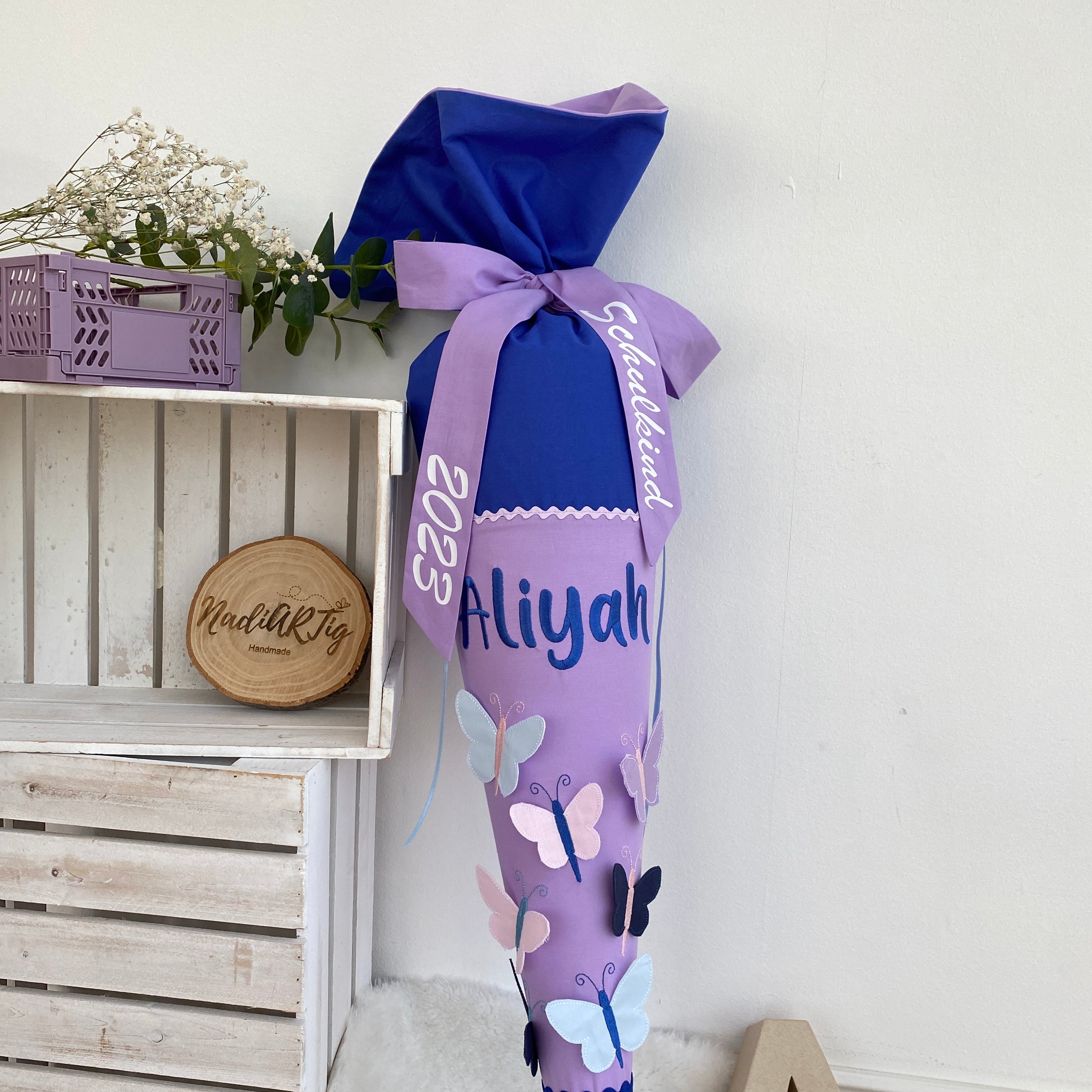 Schultüte Schmetterlinge in blau/flieder