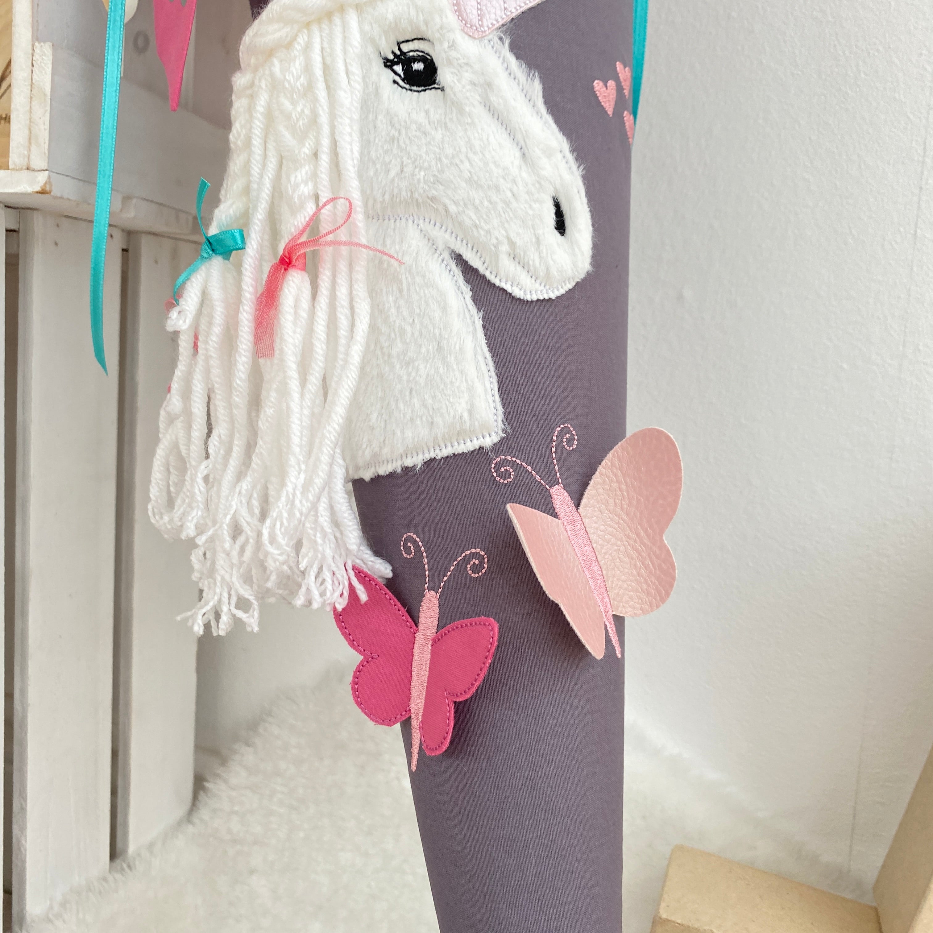 Schultüte weißes Einhorn mit Wollmähne in beere/anthrazit