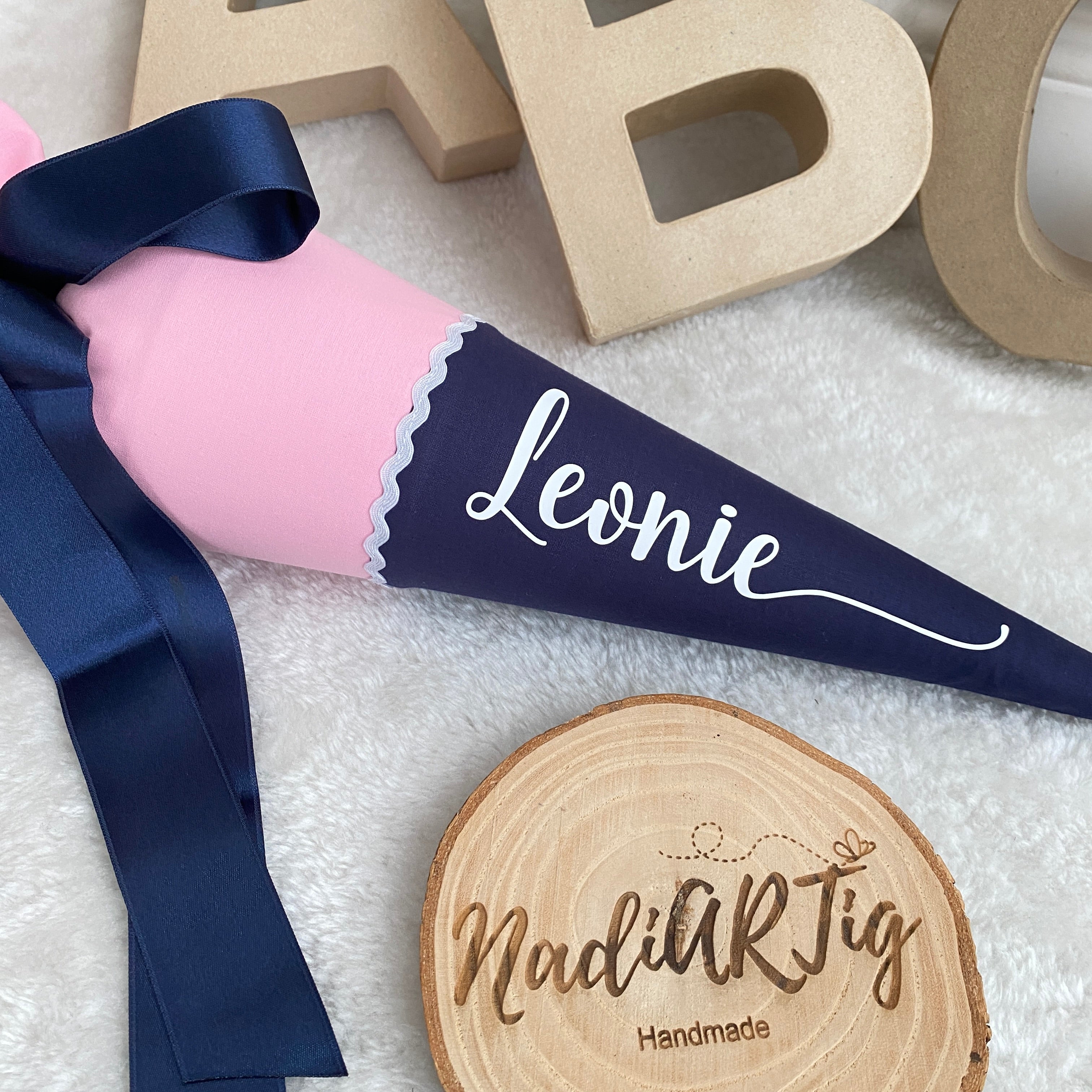 Schultüte Klassik in rosa/dunkelblau (Schmetterlinge)