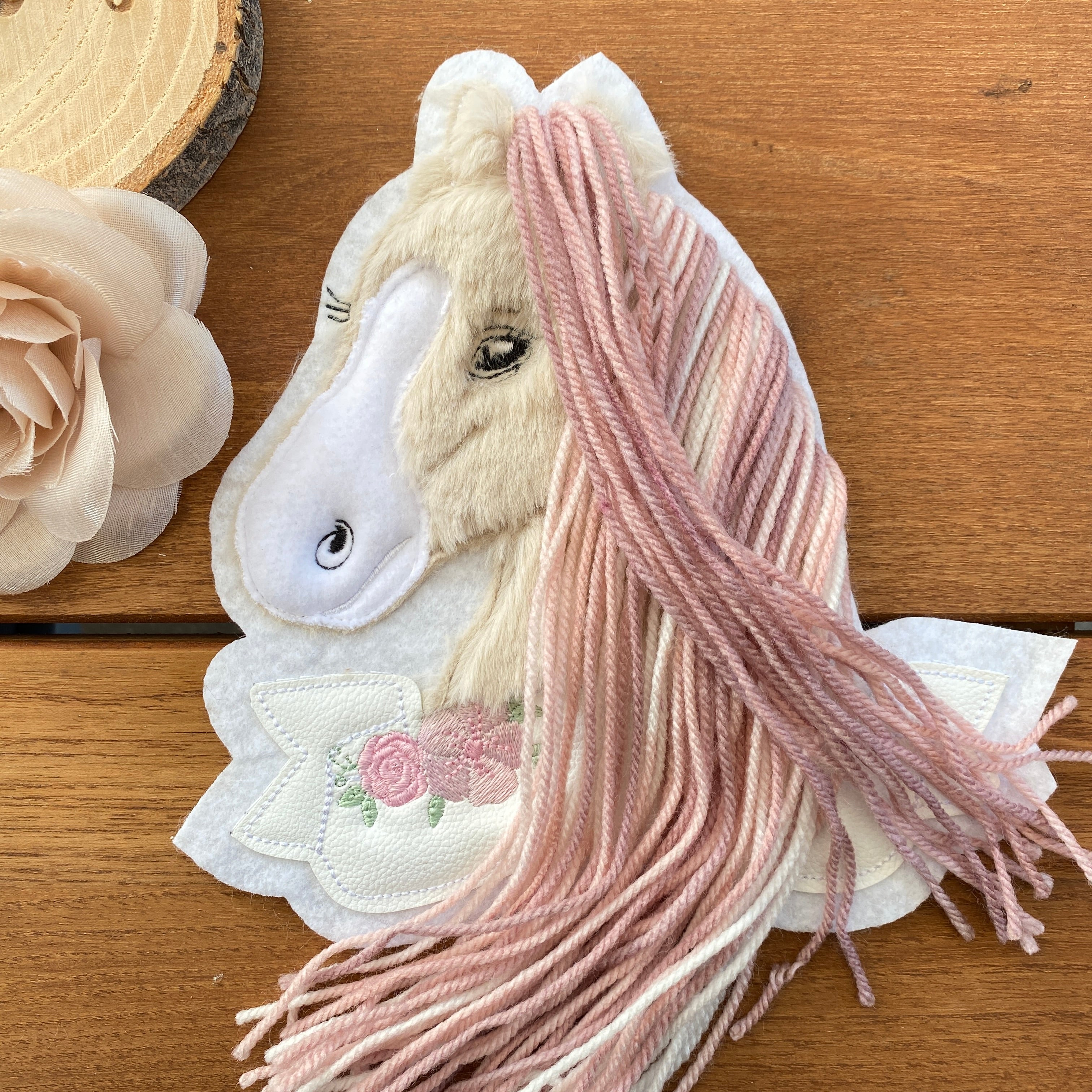 Pferd #6 Patch/Aufnäher - beige/altrosa