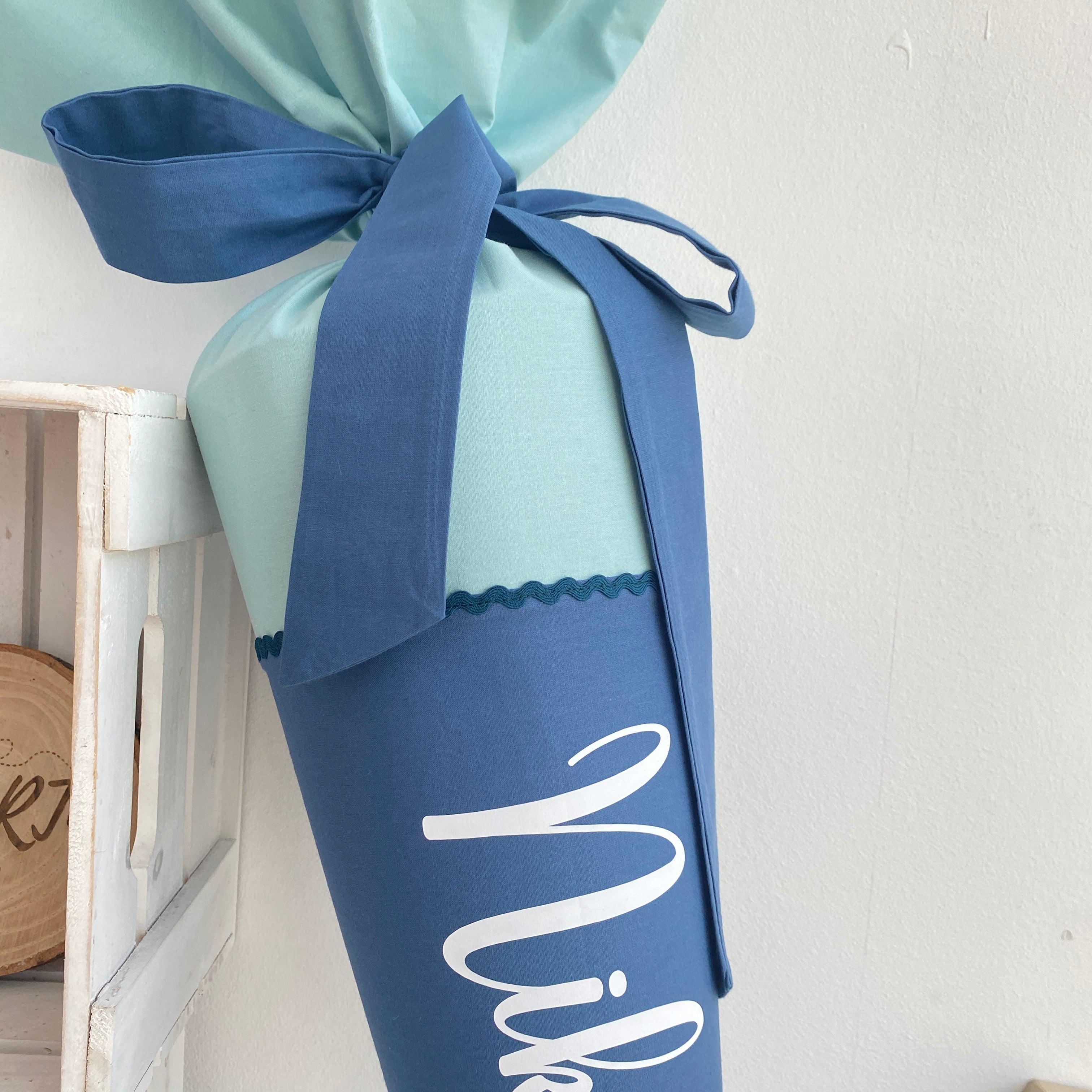 Schultüte mit Namen in mint/dusty blue