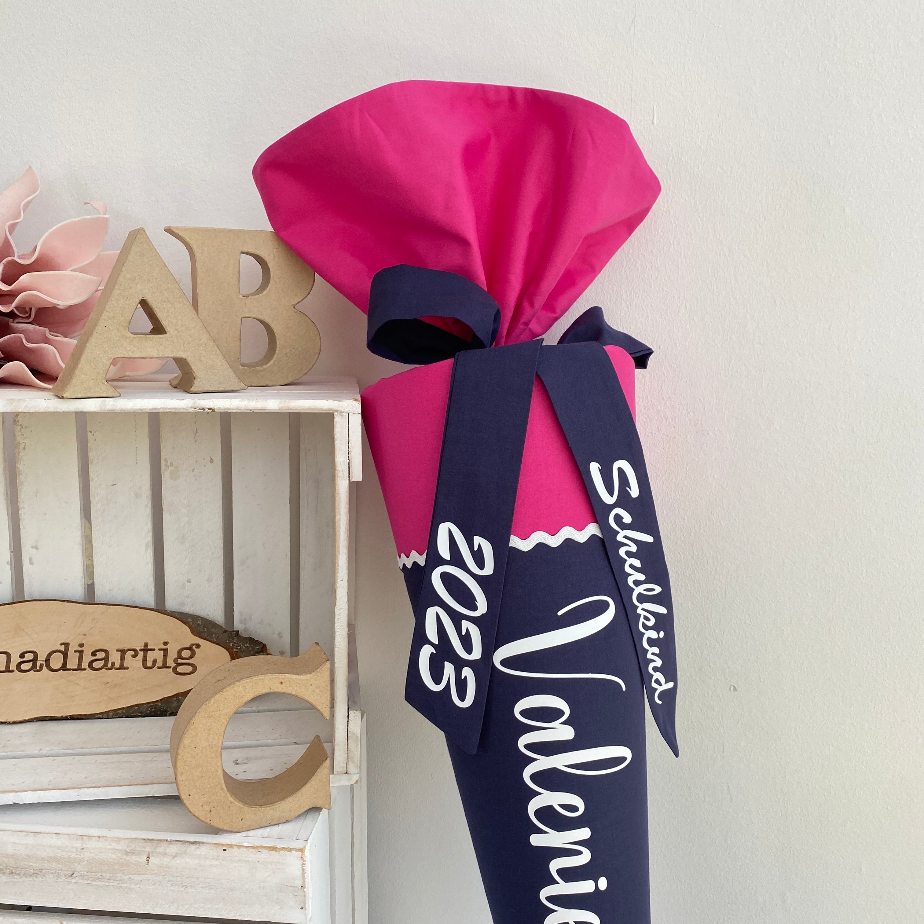 Schultüte Klassik in pink/dunkelblau (Schmetterlinge)