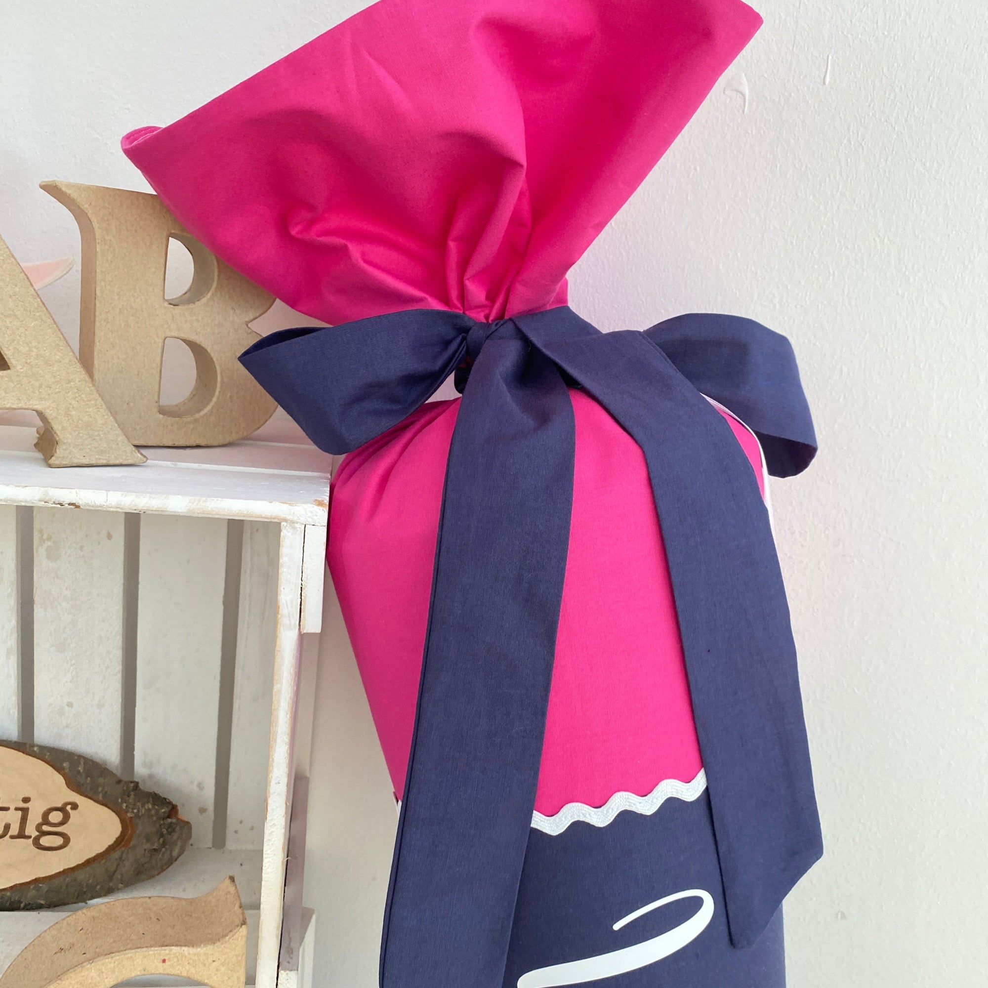 Schultüte Klassik in pink/dunkelblau (Schmetterlinge)