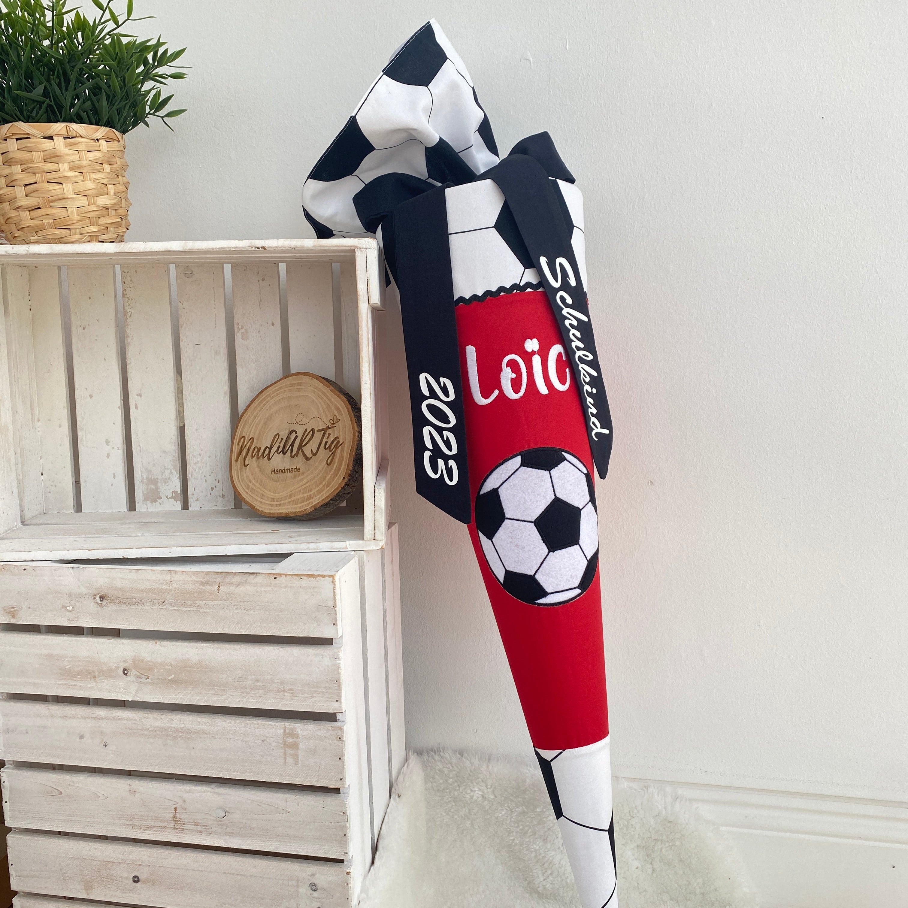 Schultüte Fußball in rot/weiß/schwarz