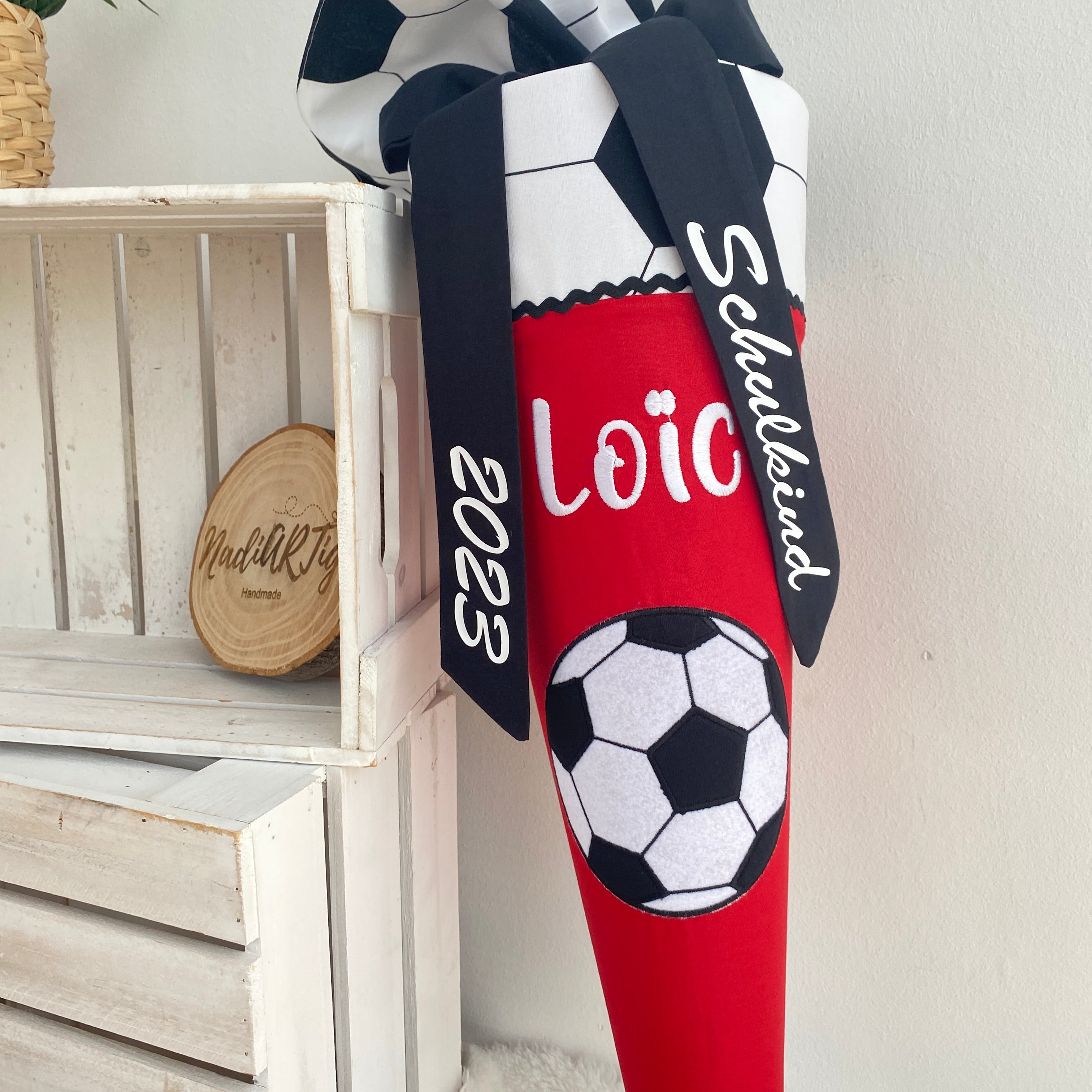 Schultüte Fußball in rot/weiß/schwarz