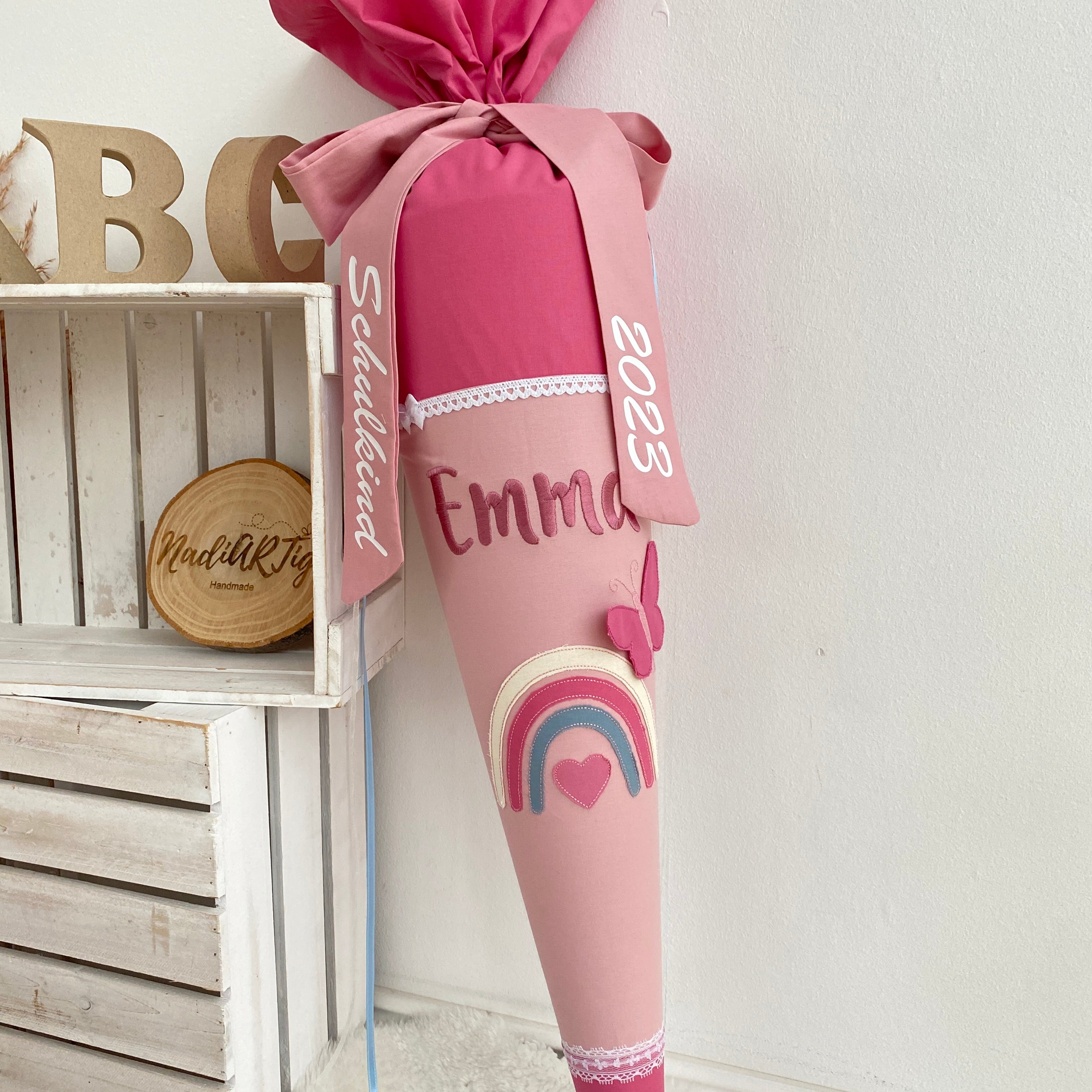 Schultüte mit Regenbogen & Schmetterling beere/puderrosa