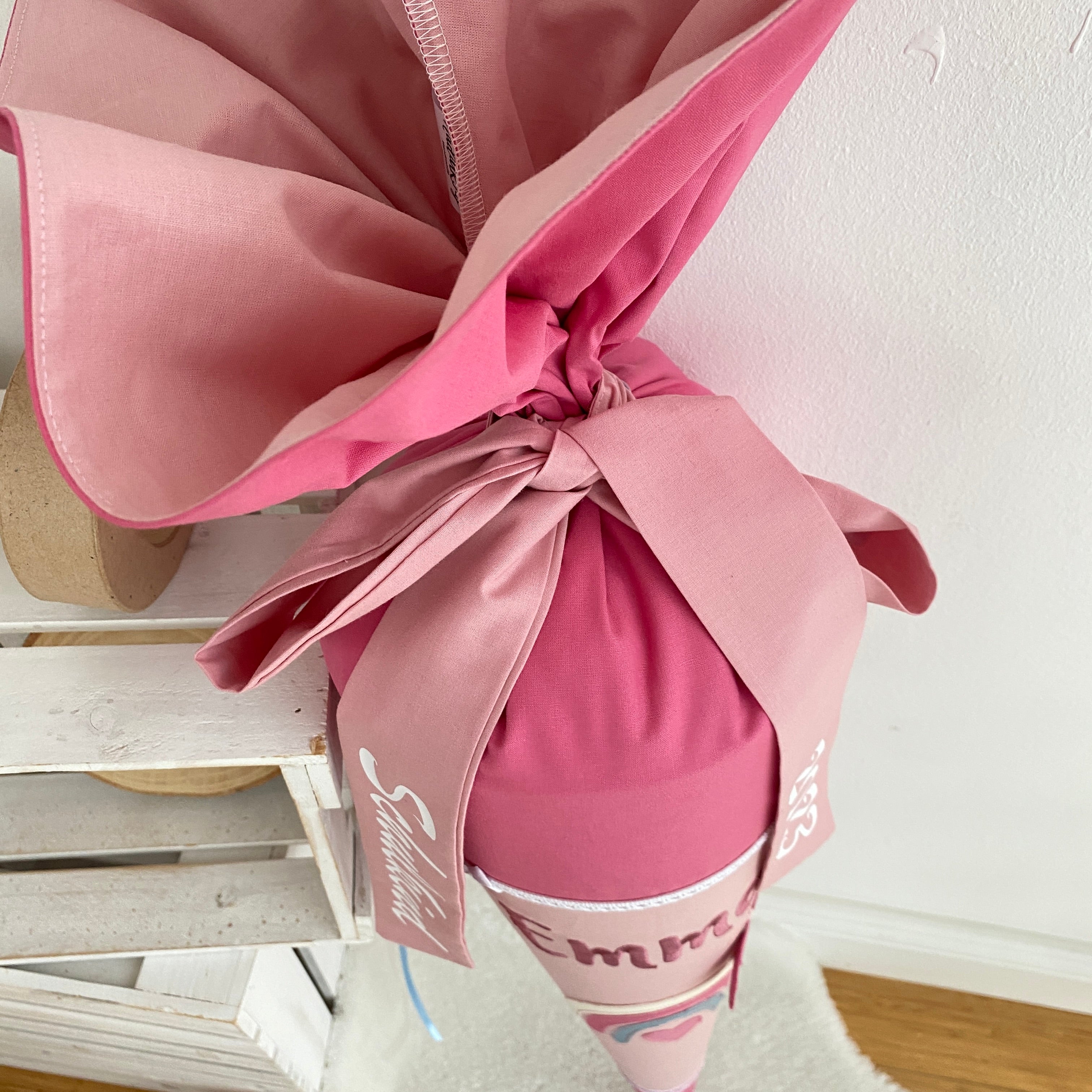 Schultüte mit Regenbogen & Schmetterling beere/puderrosa