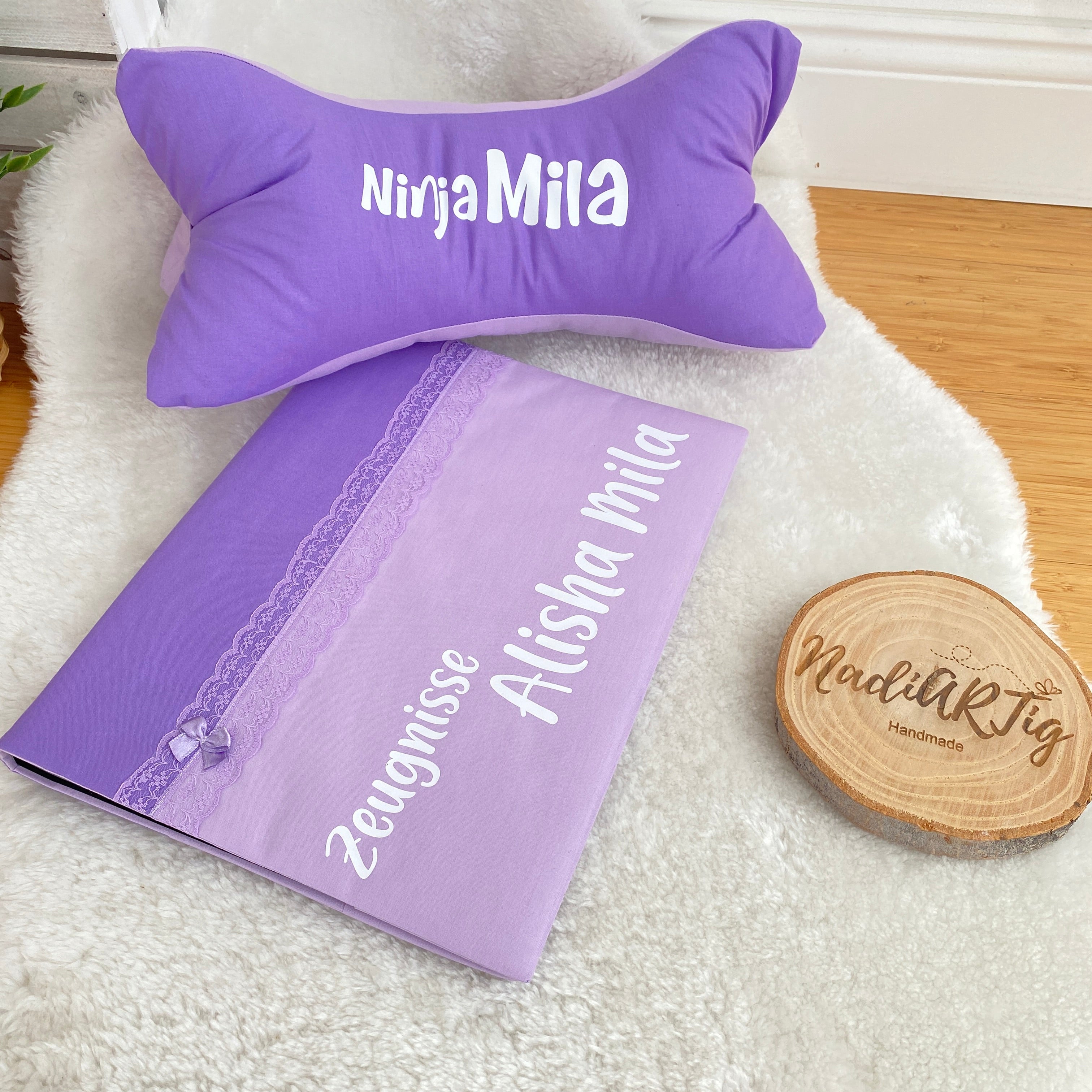 Leseknochen / Kissen mit Namen, Farben nach Wunsch