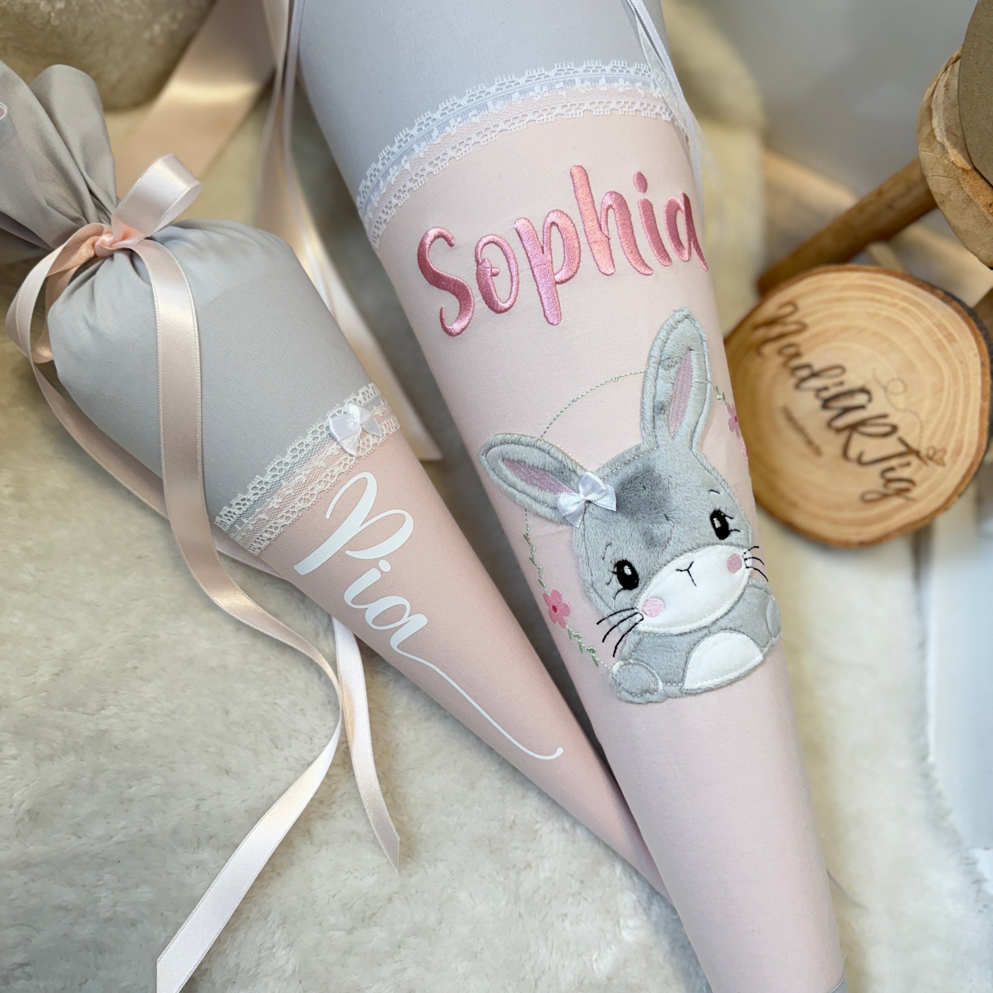 Schultüte Hasenmädchen in hellgrau/puderrosé