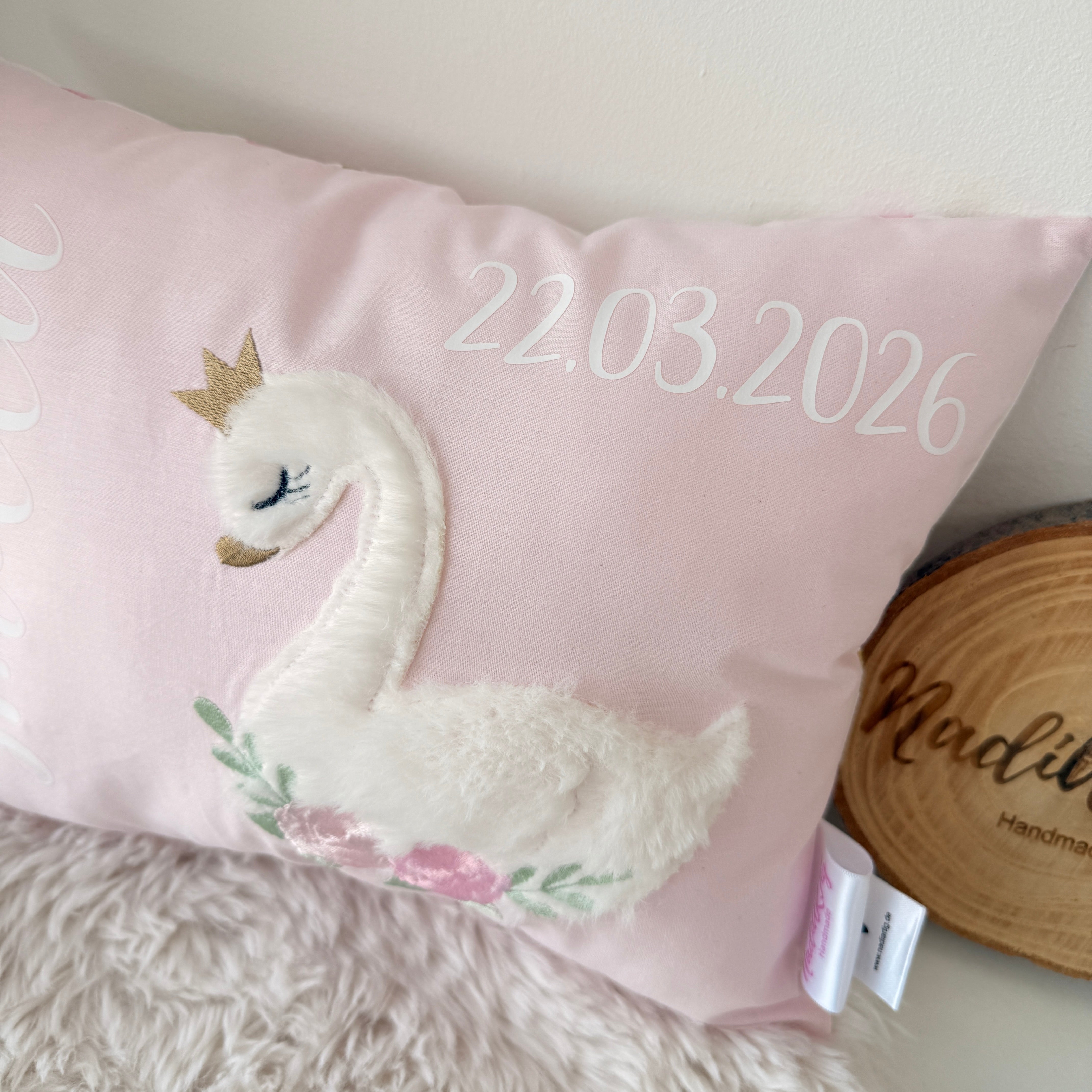 Namenskissen Schwan in rosé