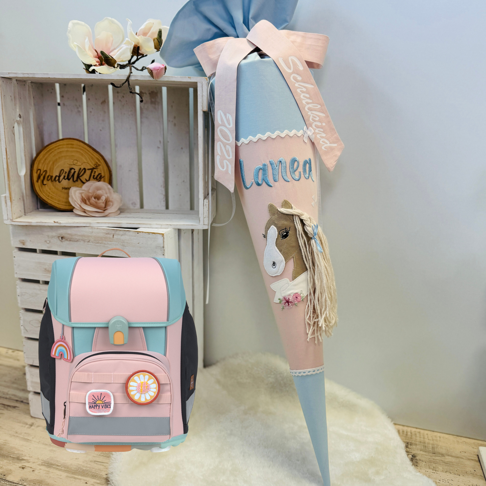 Schultüte Pferd mit Banner in hellblau/puderrosé