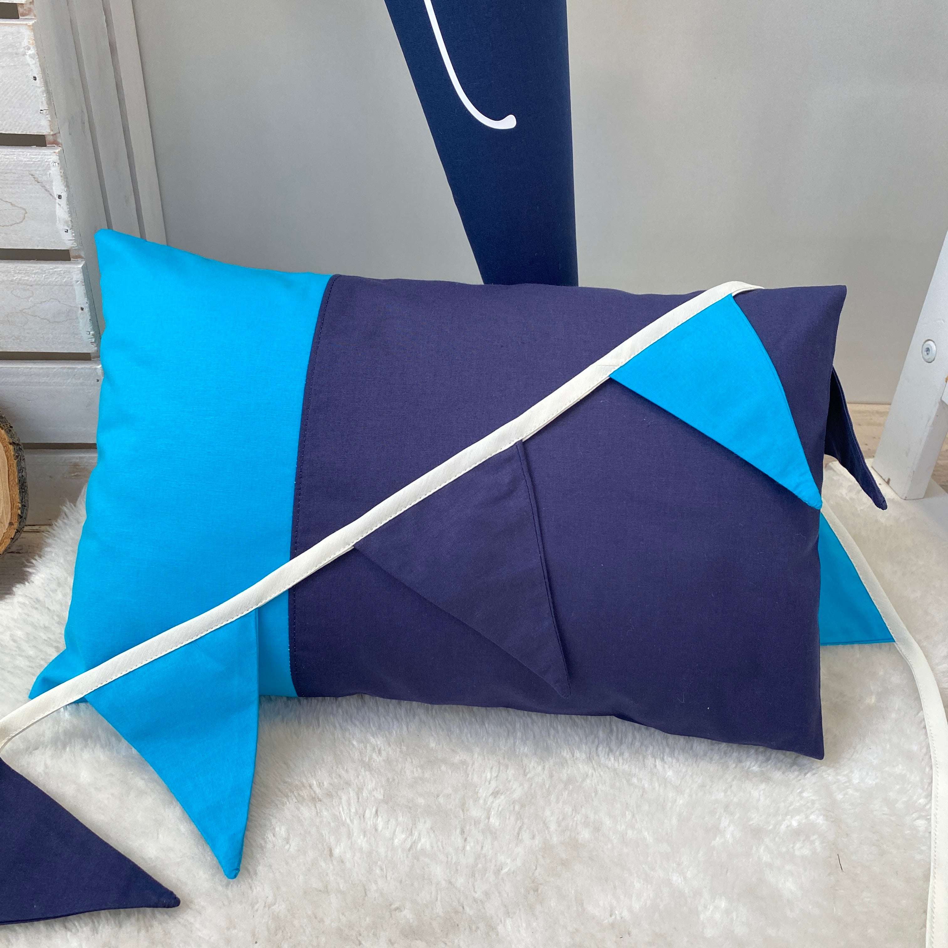 Schultüte mit Namen in türkis/dunkelblau