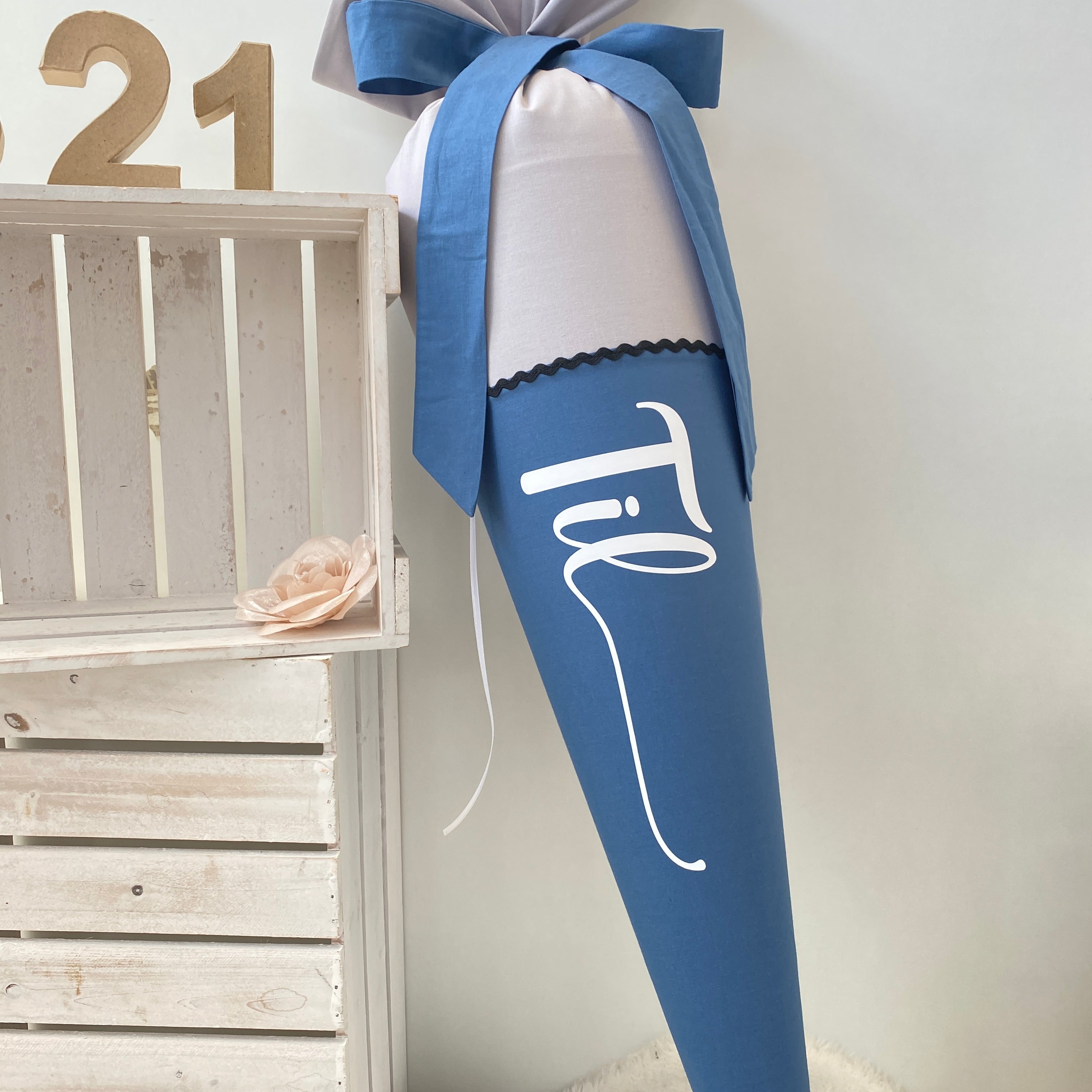 Schultüte mit Namen in grau/dustyblue