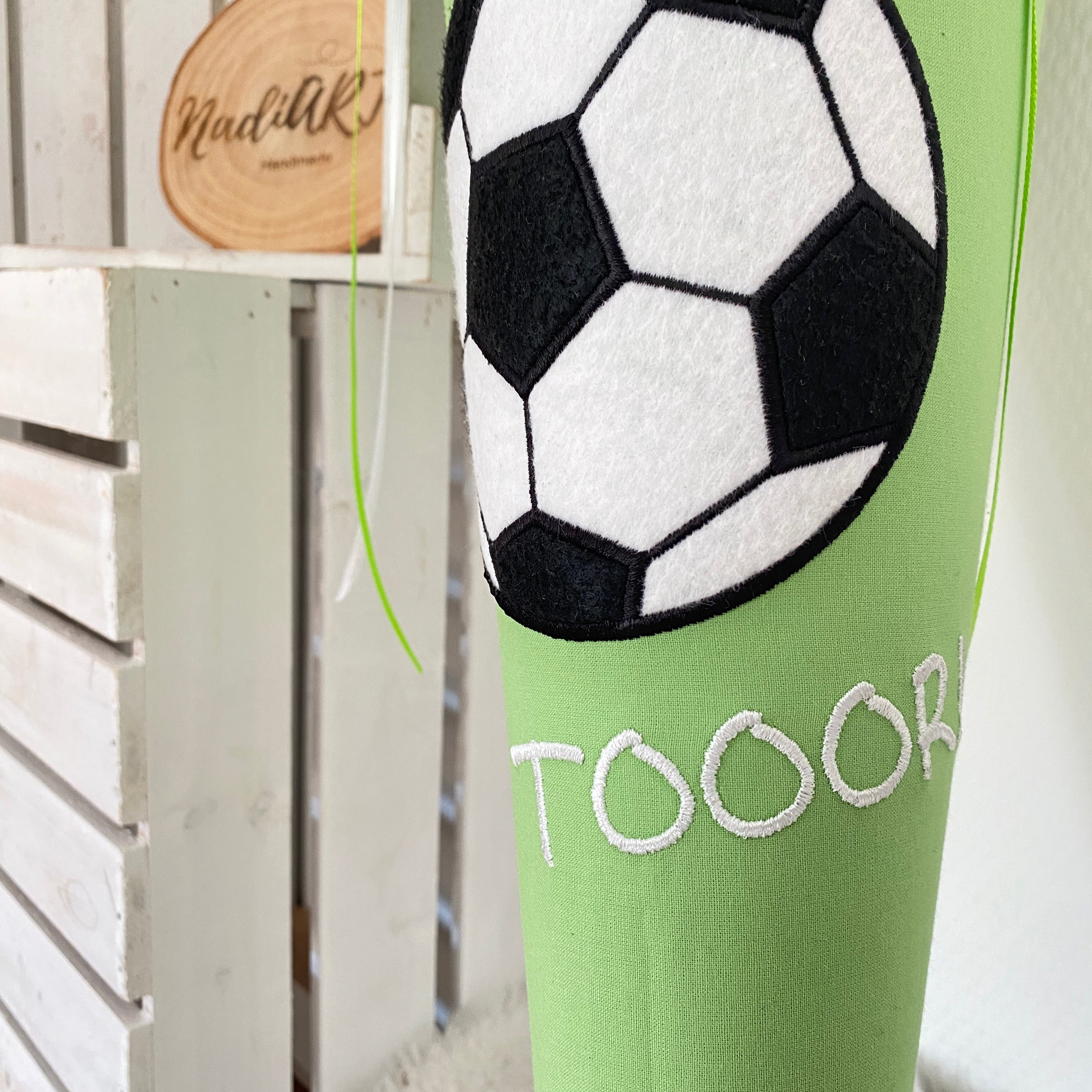 Schultüte Fußball in hellgrün - Wolfsburg/Werder-Fan