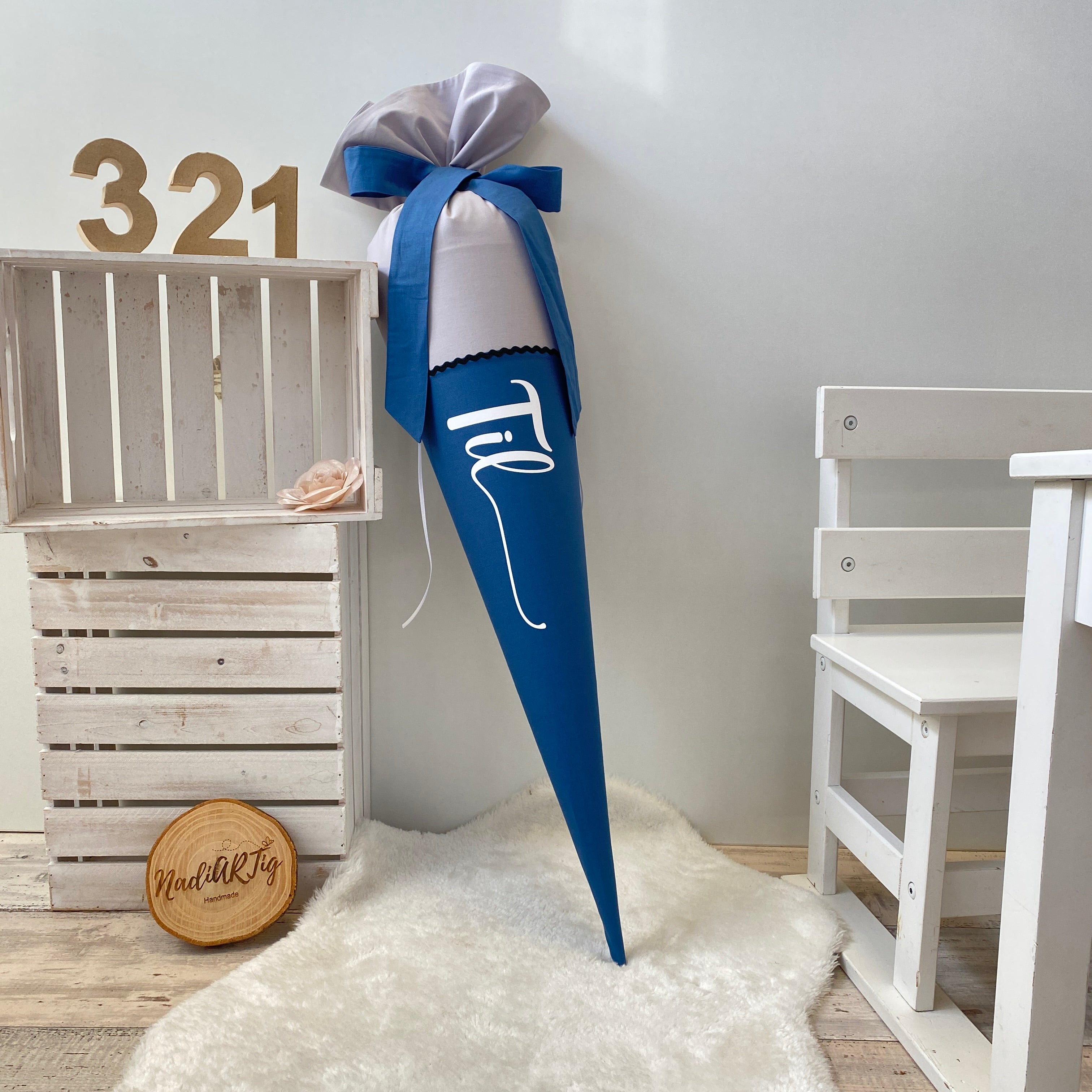 Schultüte mit Namen in grau/dustyblue