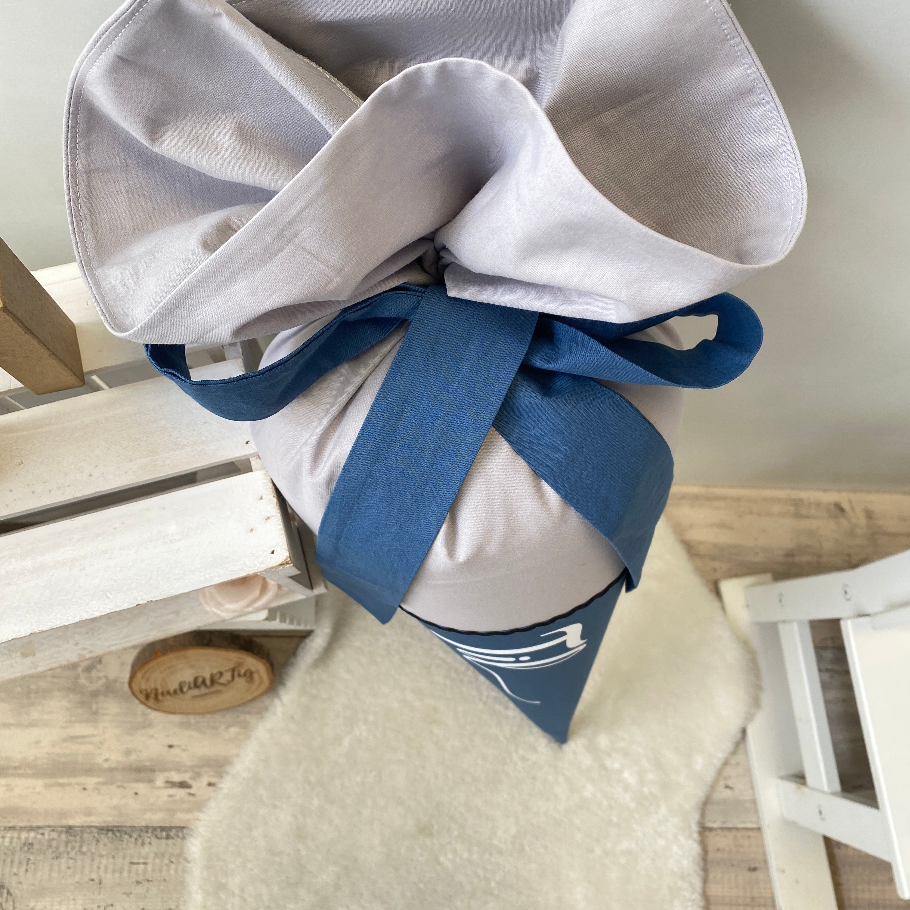 Schultüte mit Namen in grau/dustyblue