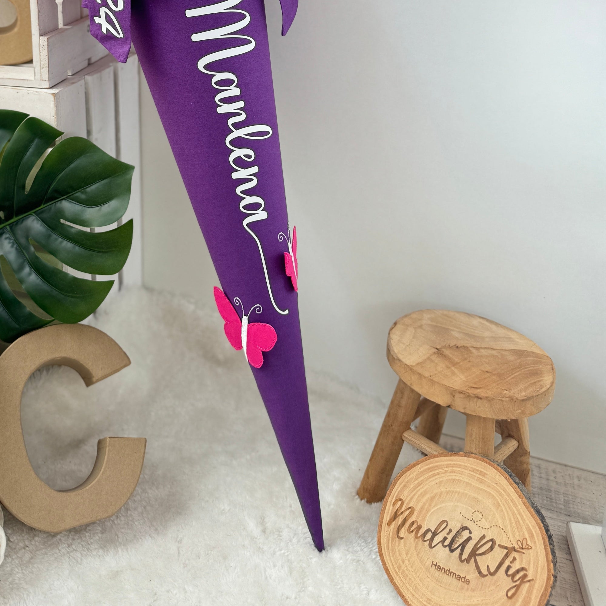 Schultüte Klassik in pink/lila (Rüschen/Schmetterlinge)