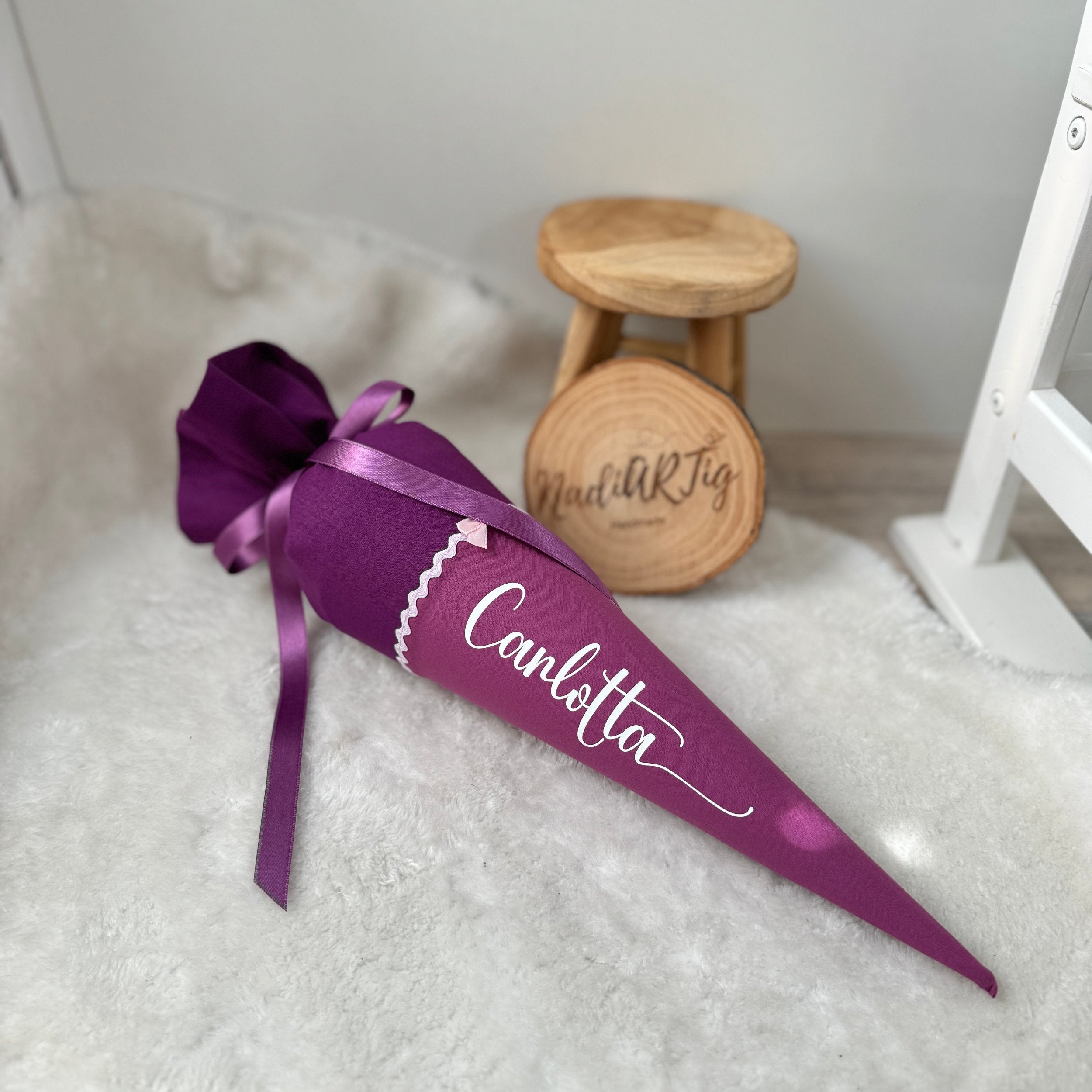 Schultüte dunkles violett mit Namen