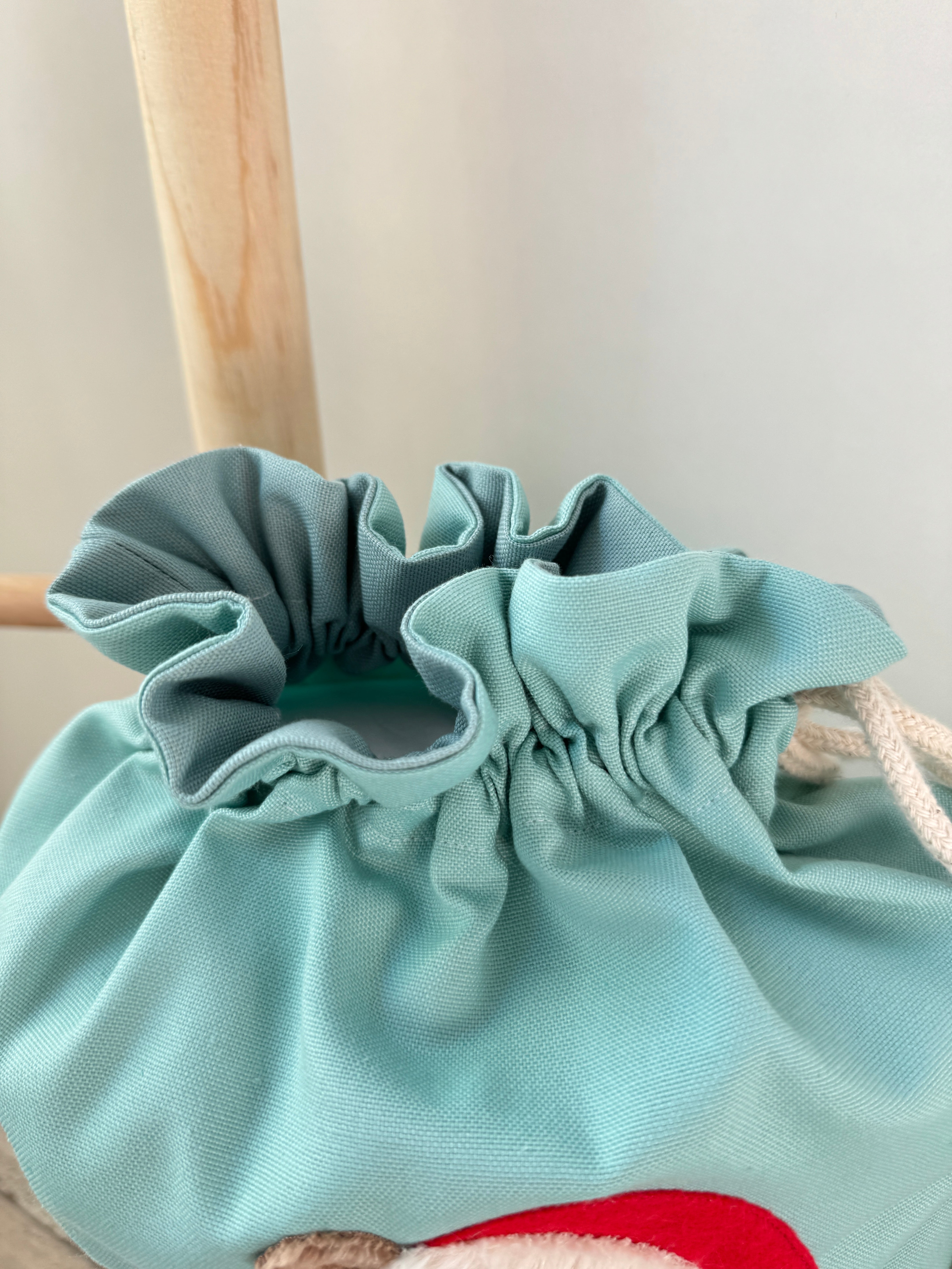 Nikolaus Beutel mit Name | Bär mit Tanne in mint grün