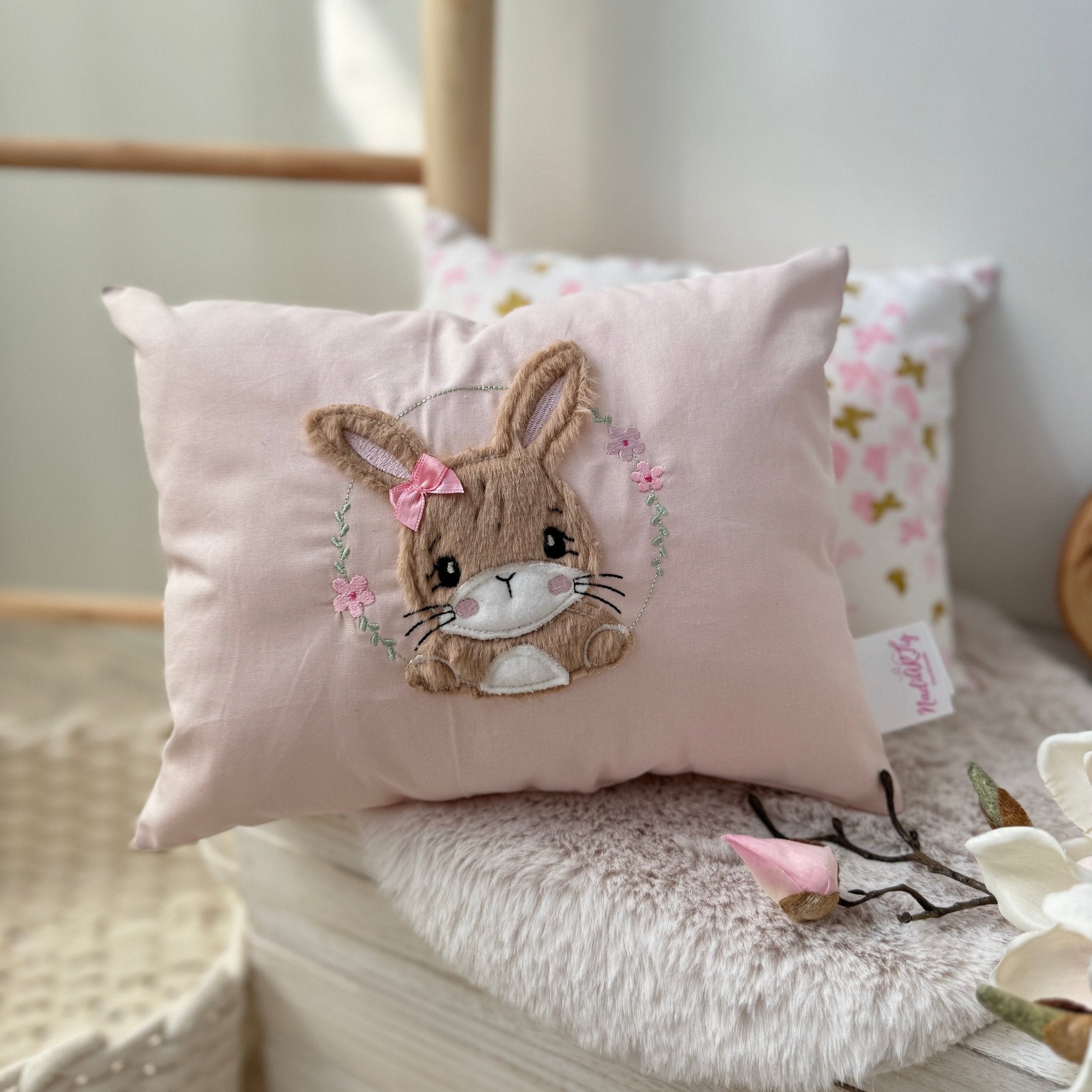 Kissen Hasenmädchen in Rosé