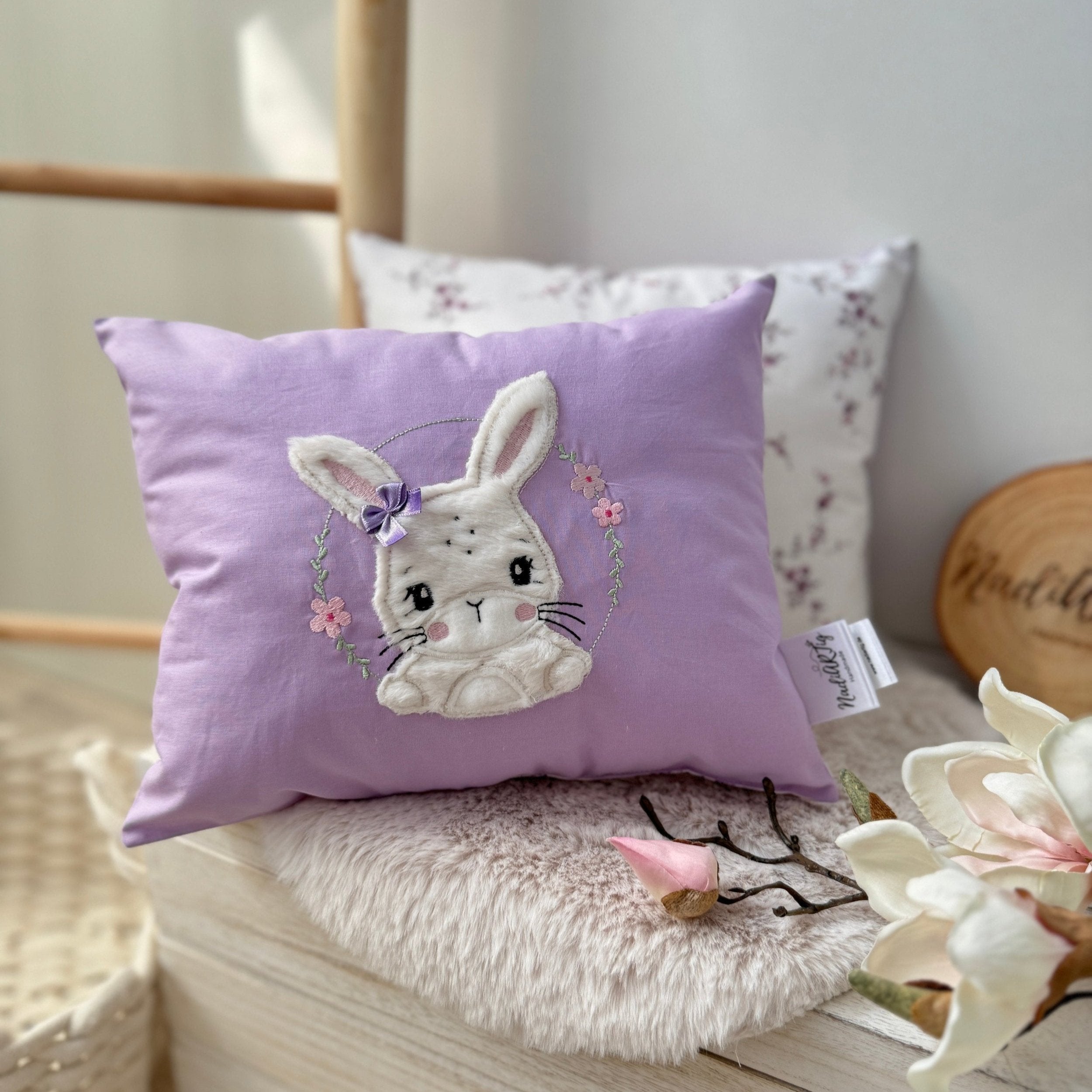 Kissen Hasenmädchen in Flieder