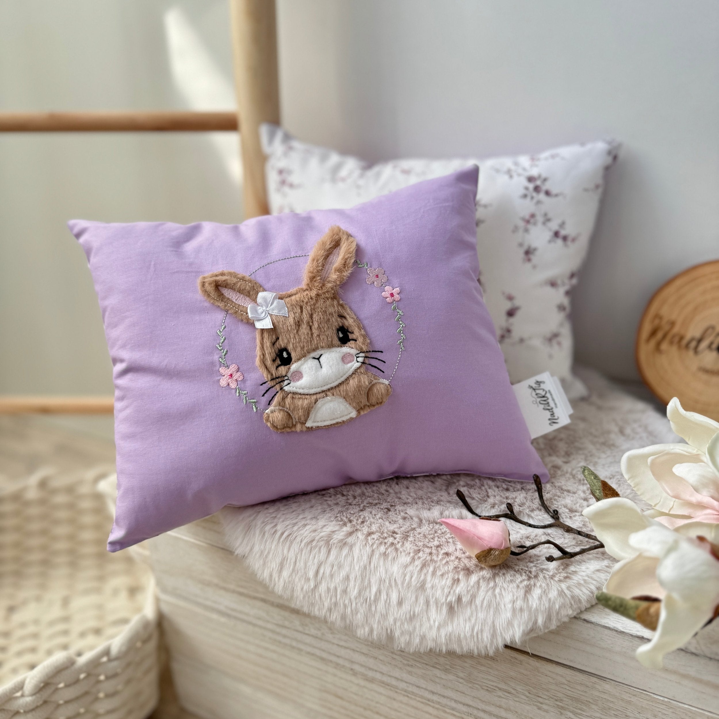 Kissen Hasenmädchen in Flieder