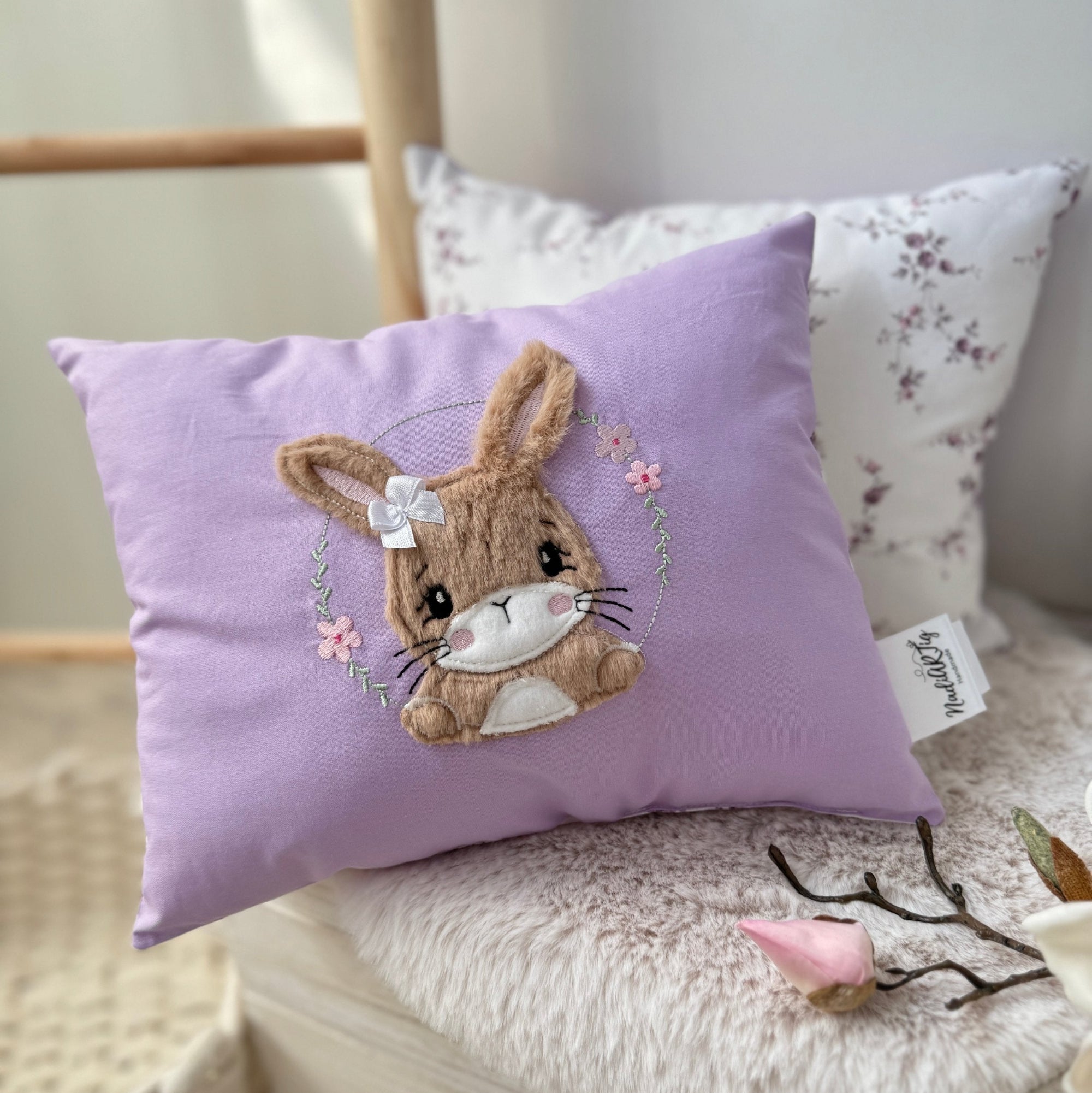 Kissen Hasenmädchen in Flieder