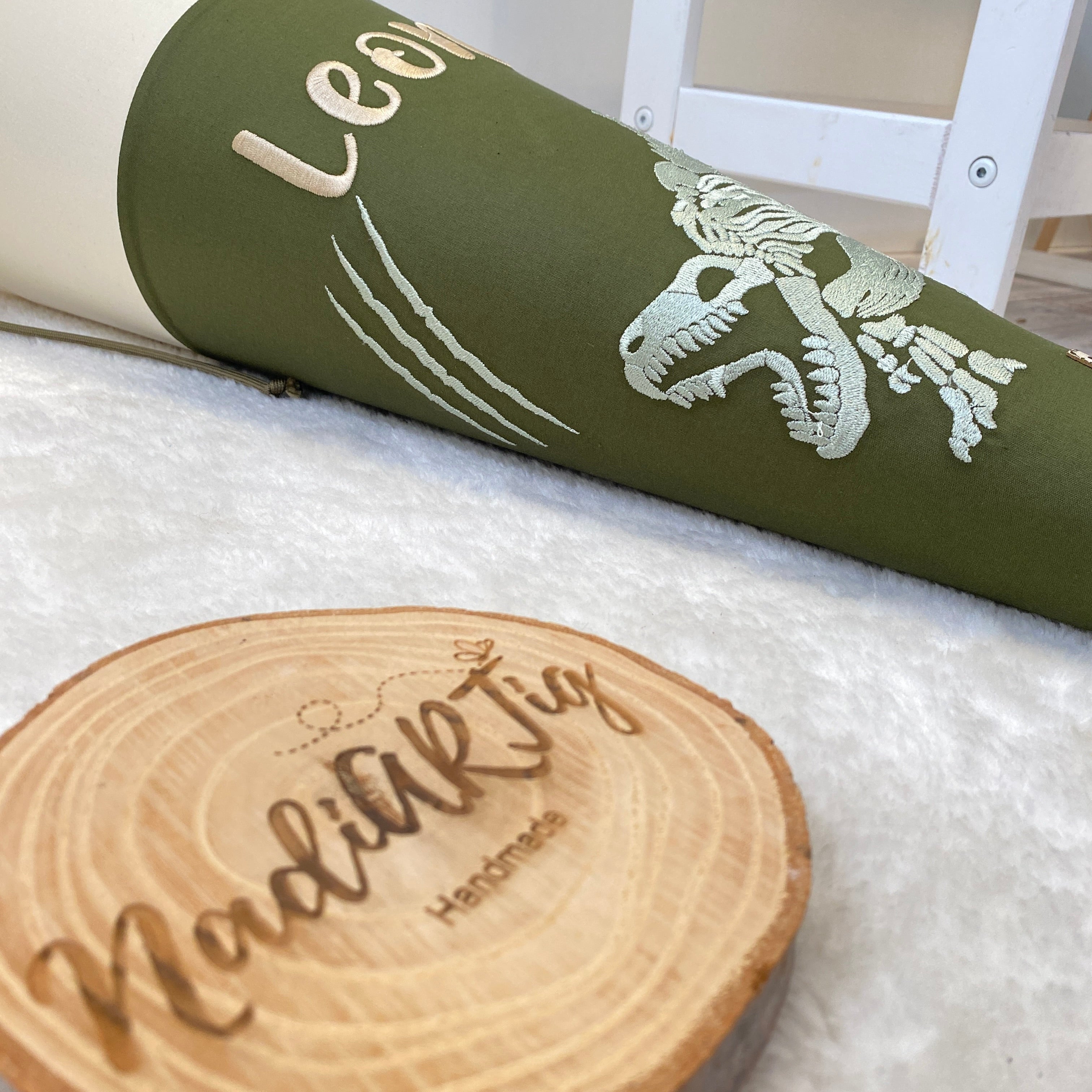 Schultüte T-Rex in beige/olivegrün