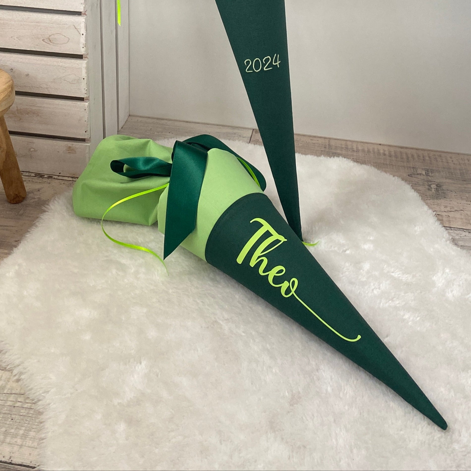 Geschwister-Schultüte mit Namen in grün