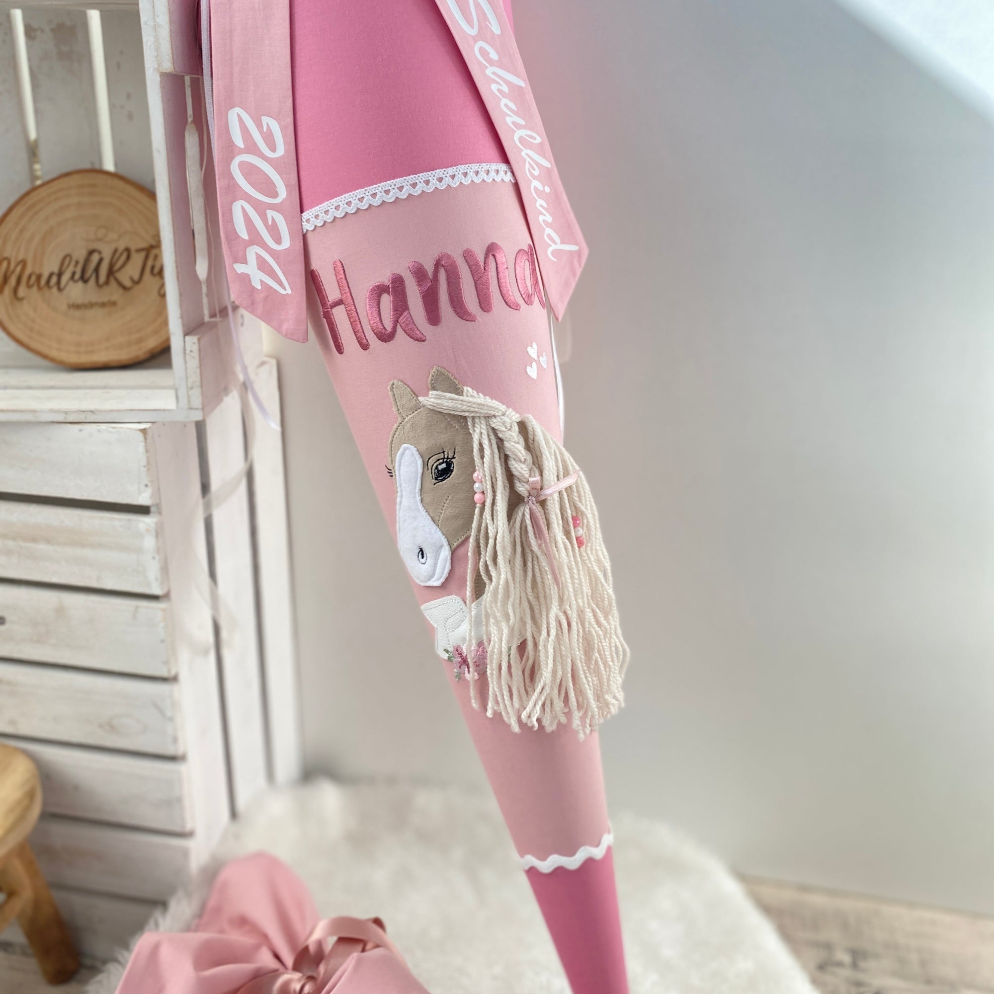 Schultüte Pferd mit Banner in altrosa/puder