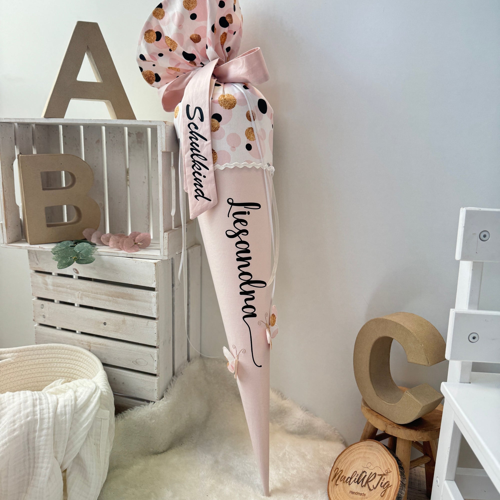 Schultüte Klassik in gold/puderrosé (Schmetterlinge)