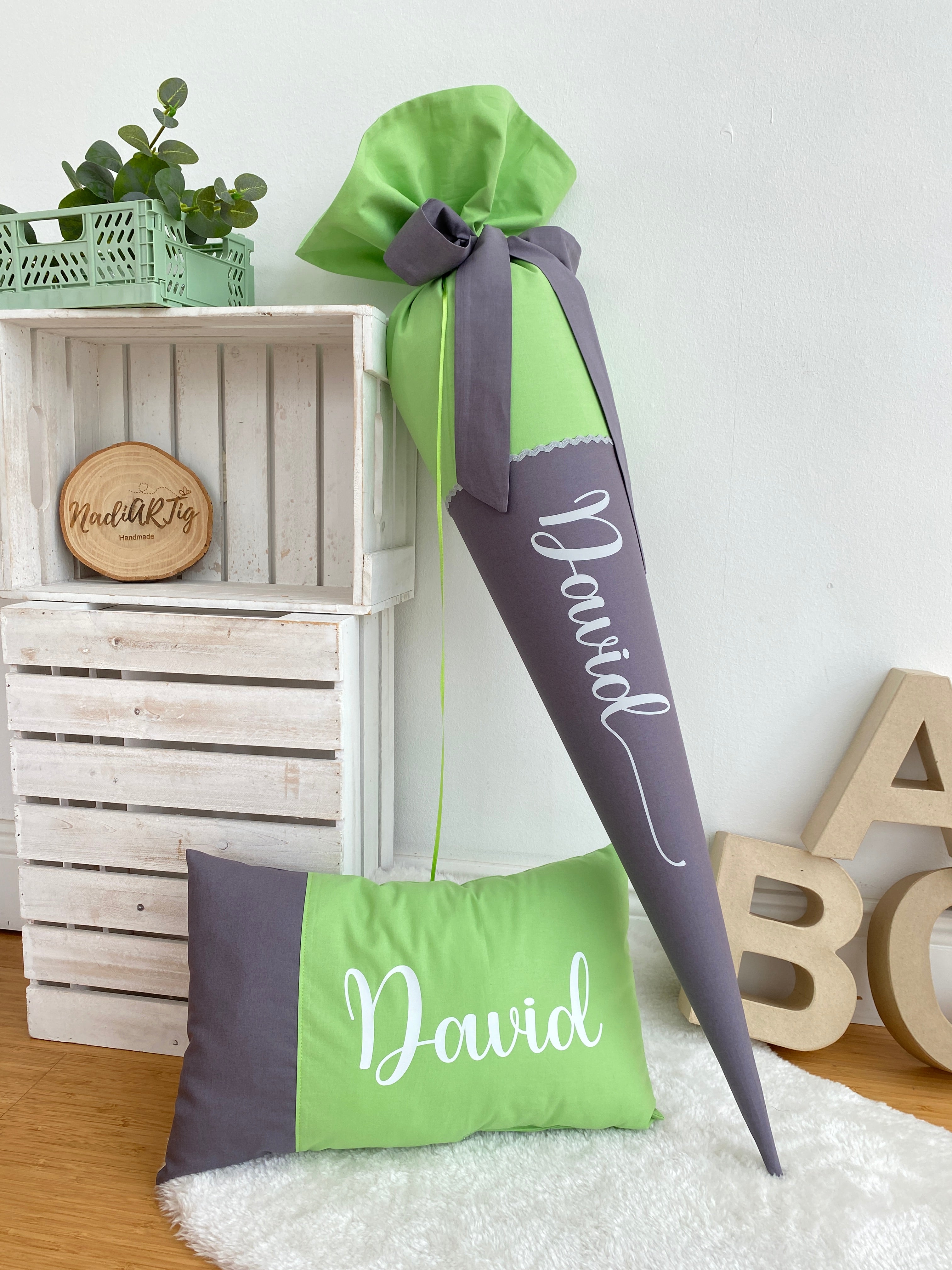 Kissen mit Namen limette/anthrazit