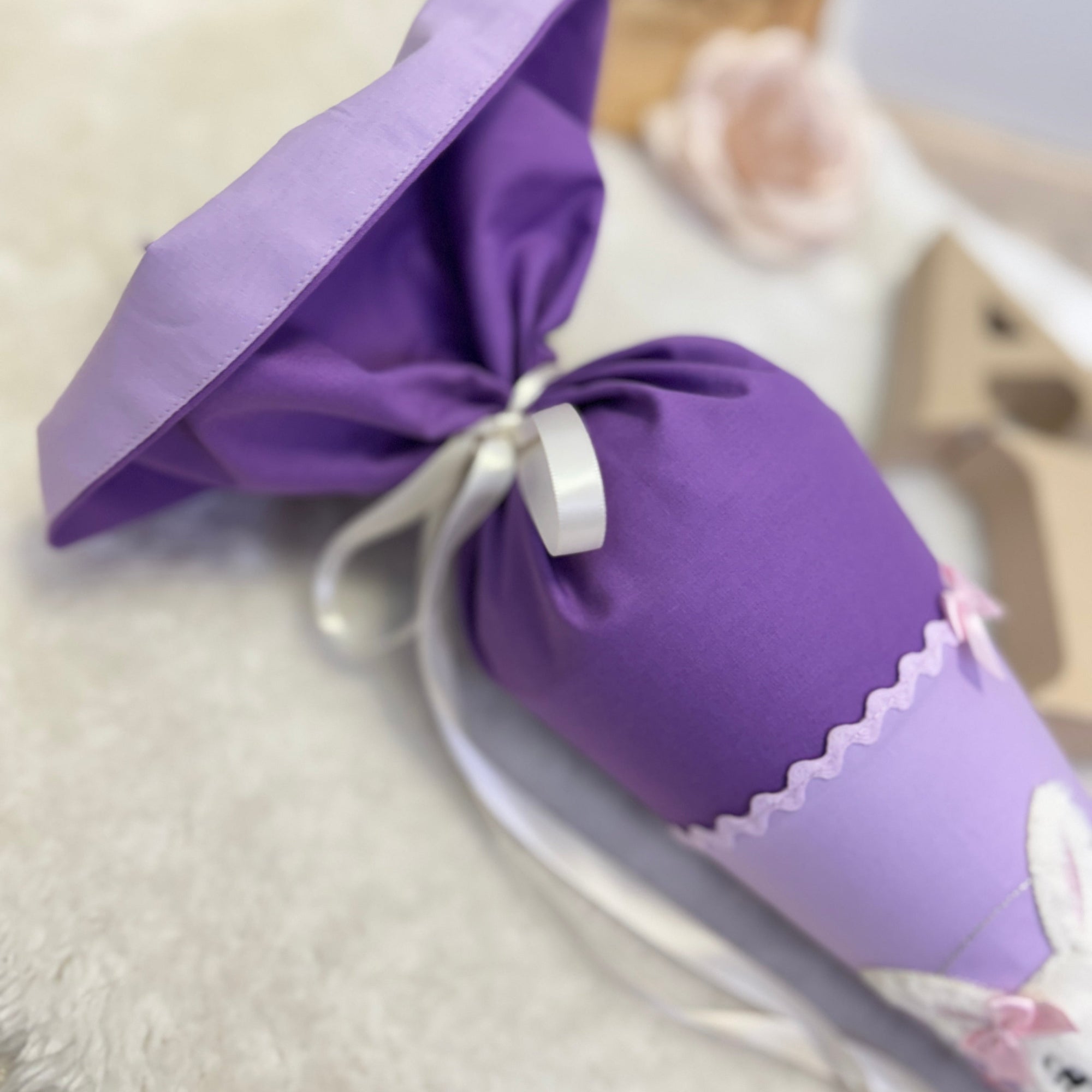 Kindergarten-Schultüte Hase in lila/flieder