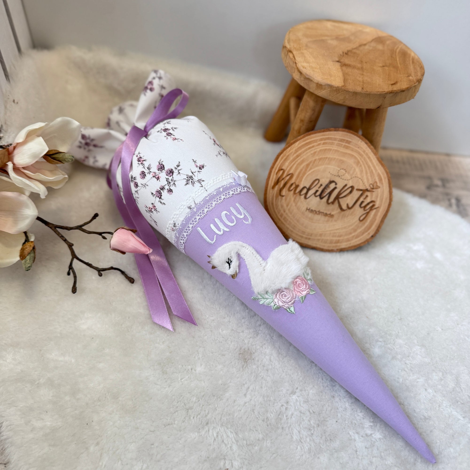 Kindergarten-Schultüte Schwan in flieder