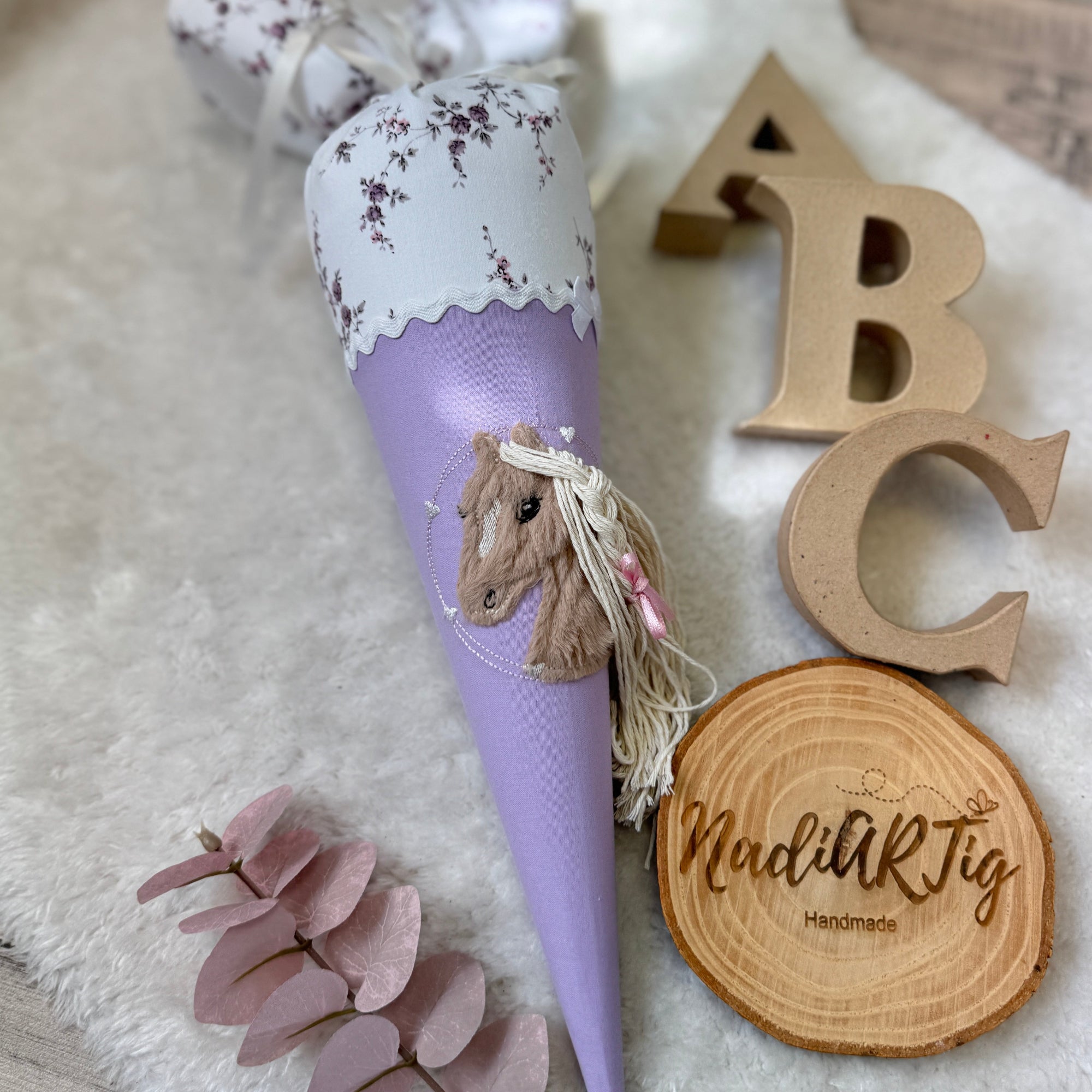 Kindergarten Schultute Pferd Flieder Blueten