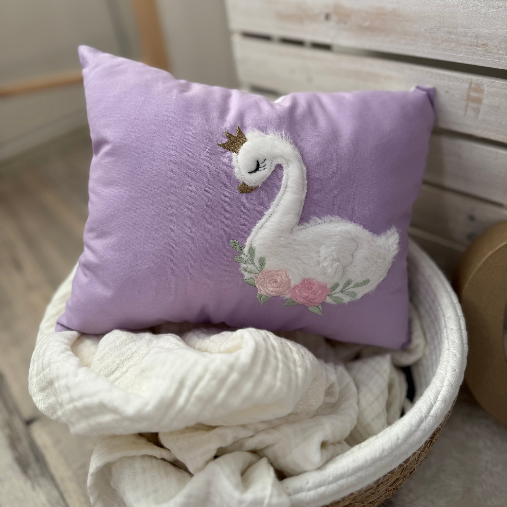 Kissen Schwan flieder Blüten