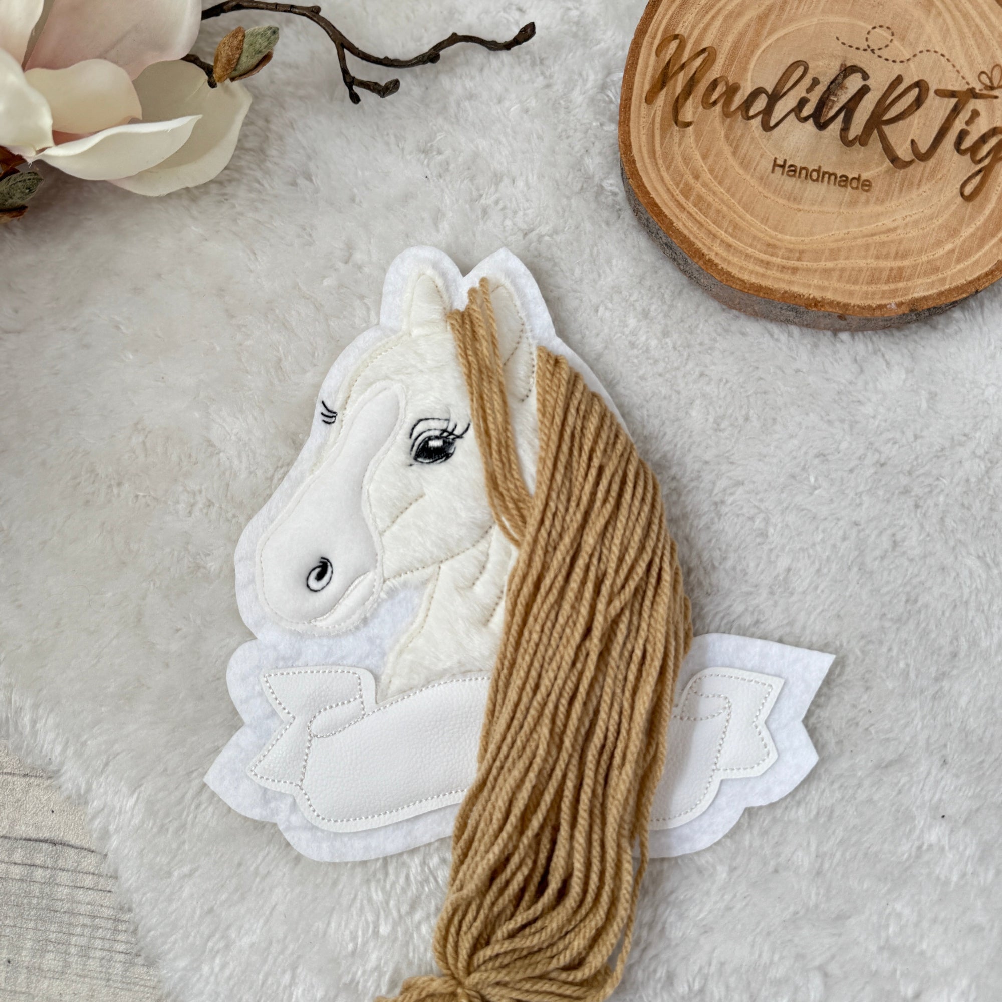 Pferd #9 Patch/Aufnäher mit Mähne in karamellbraun