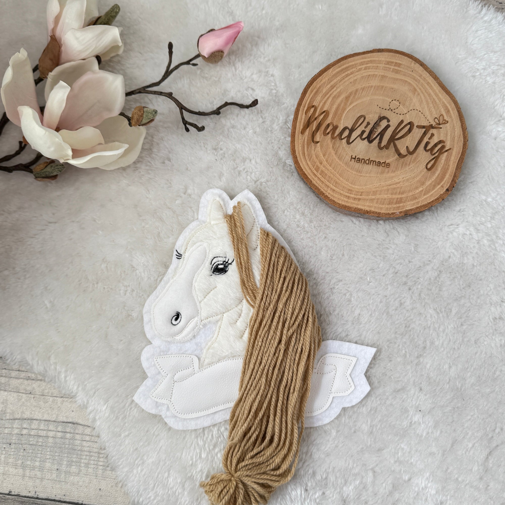 Pferd #9 Patch/Aufnäher mit Mähne in karamellbraun