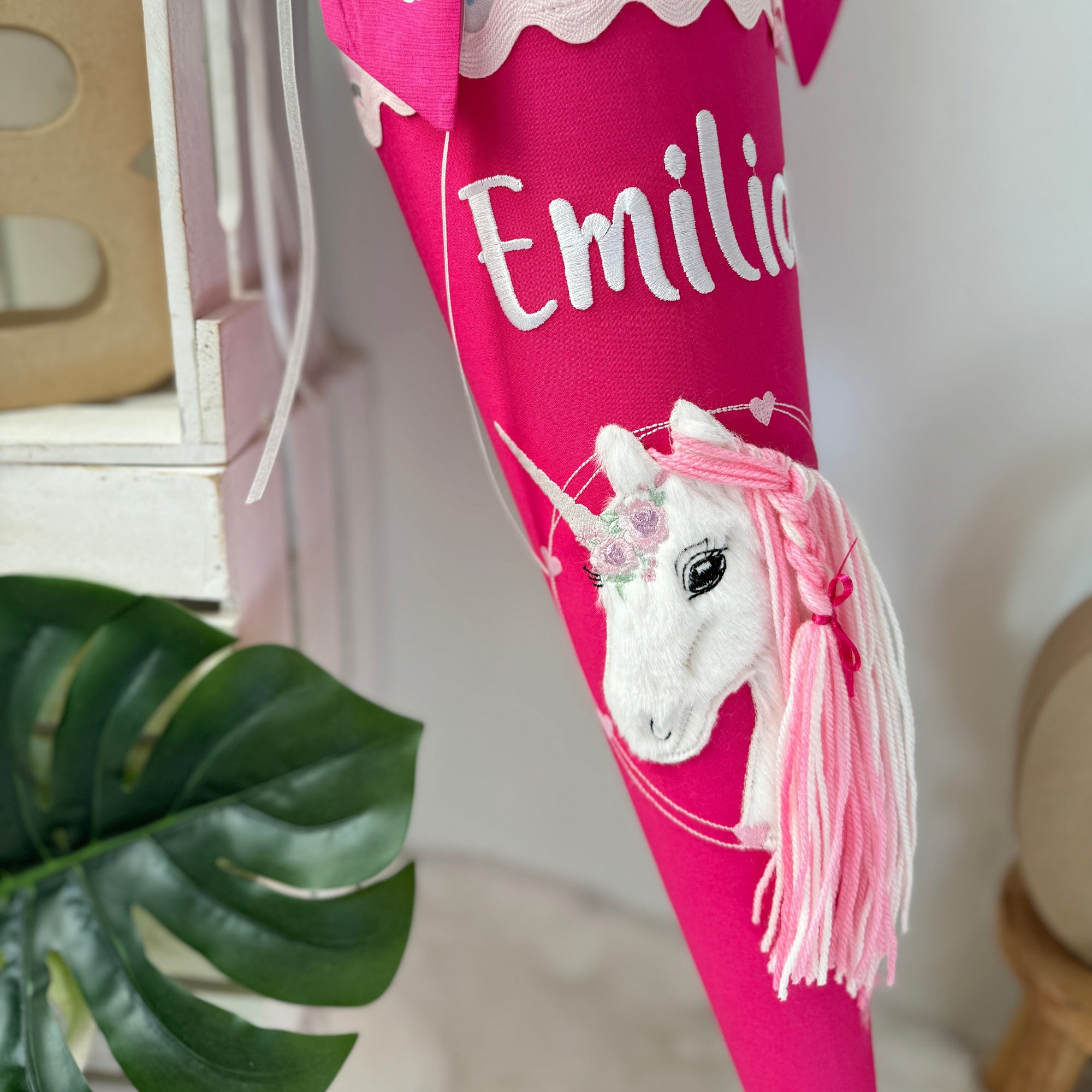 Schultüte Einhorn mit Wollmähne Regenbogen pink