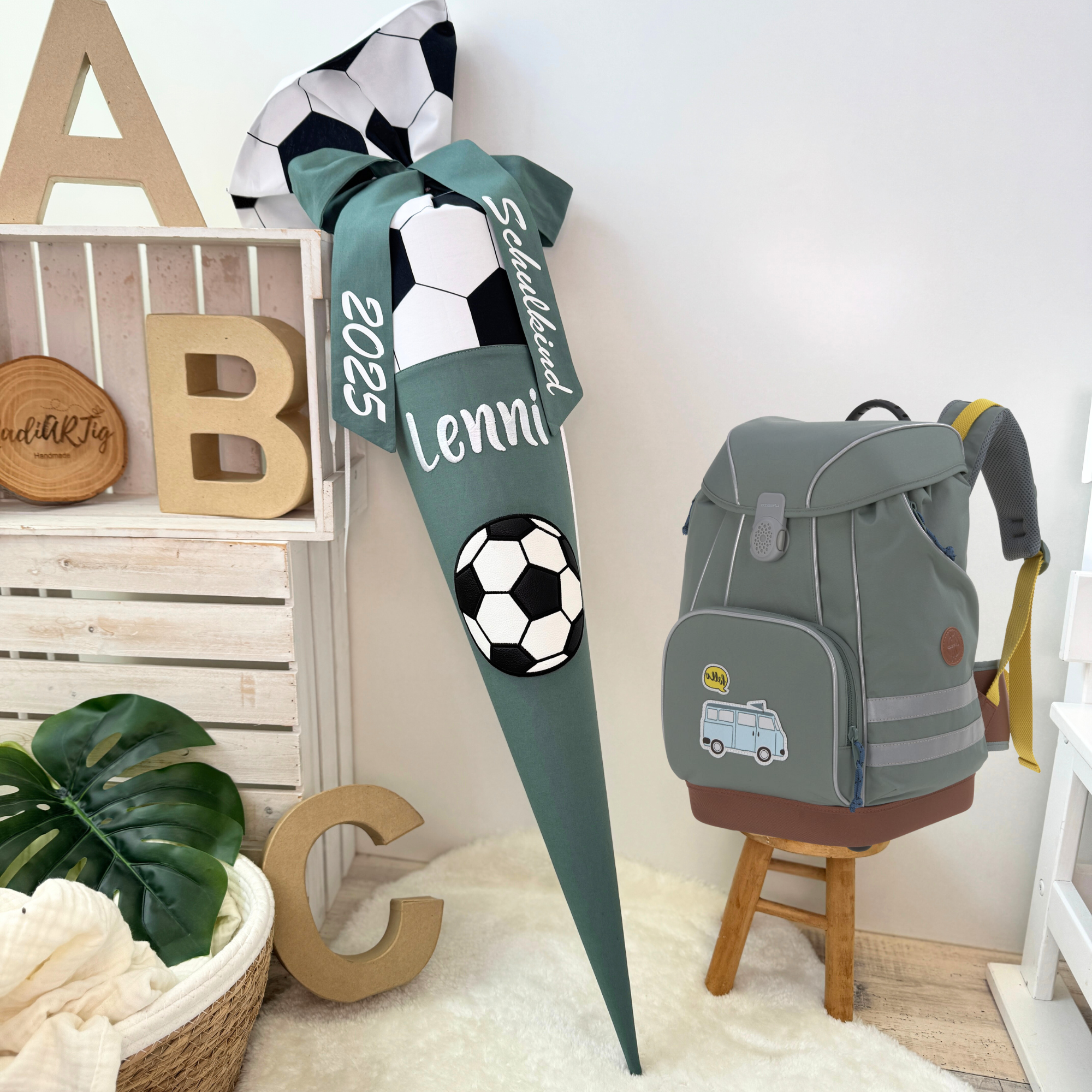 Schultüte Fußball in dusty green - LÄSSIG Adventure