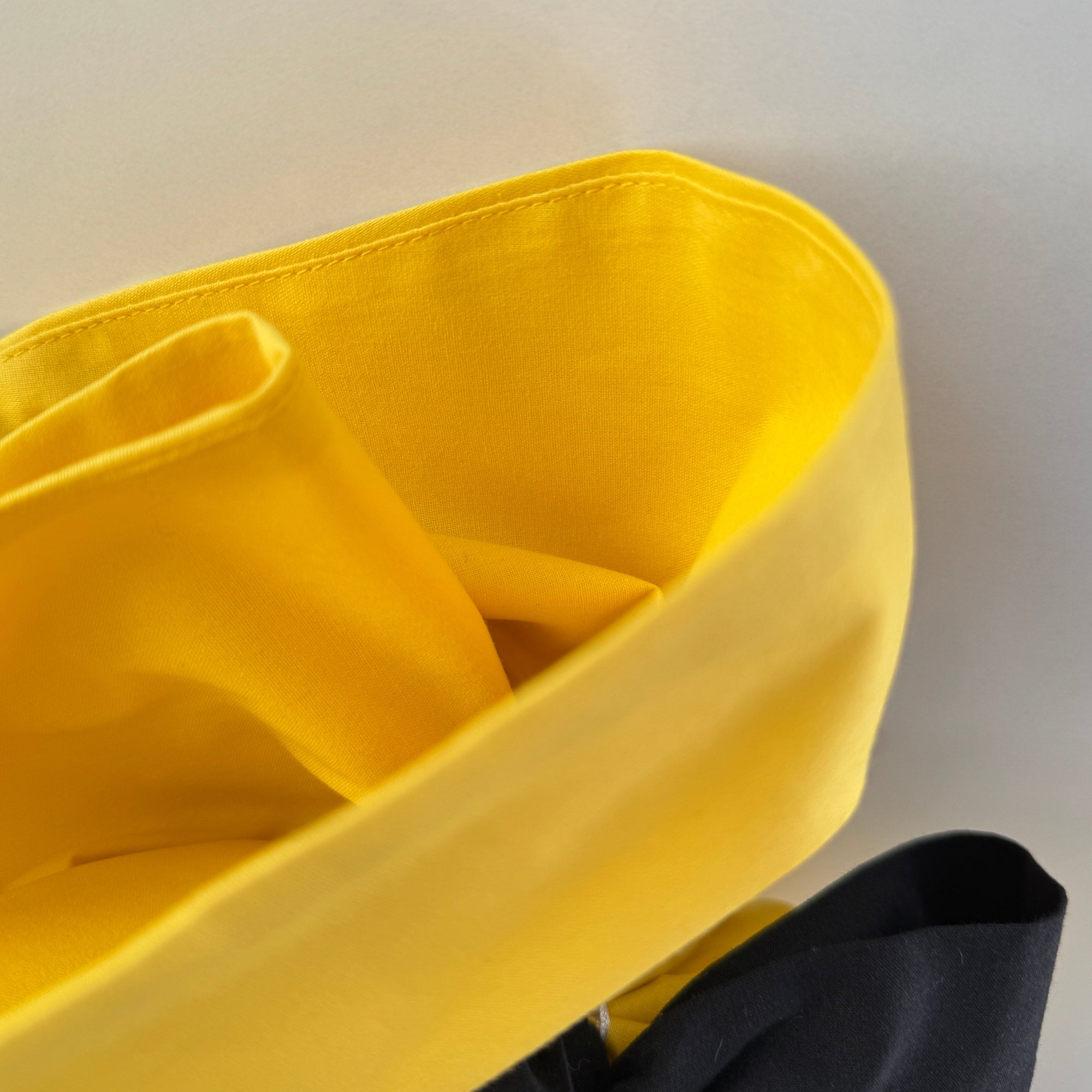 Schultüte Fußball in gelb/schwarz