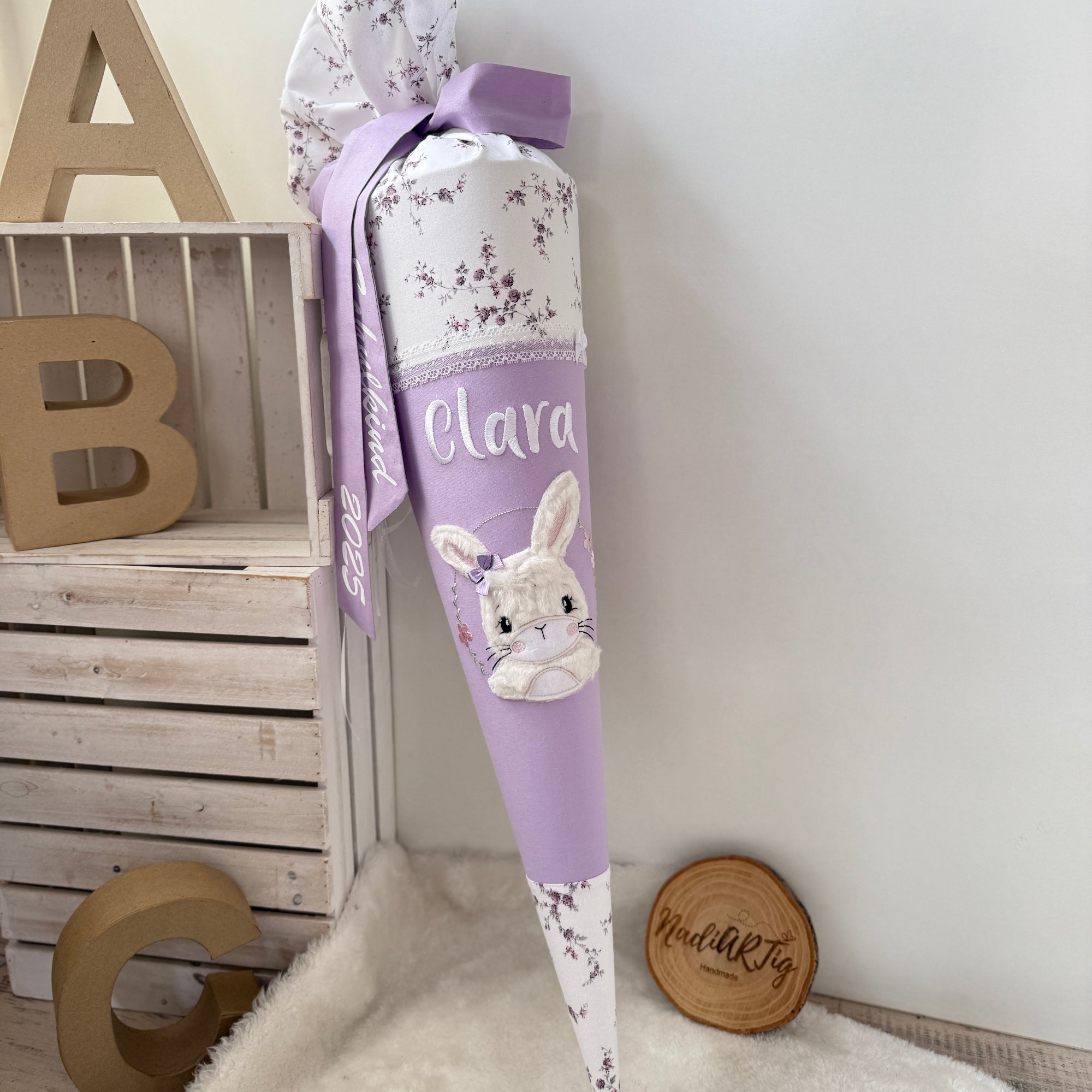 Schultüte Hase in fliederlila mit Blüten