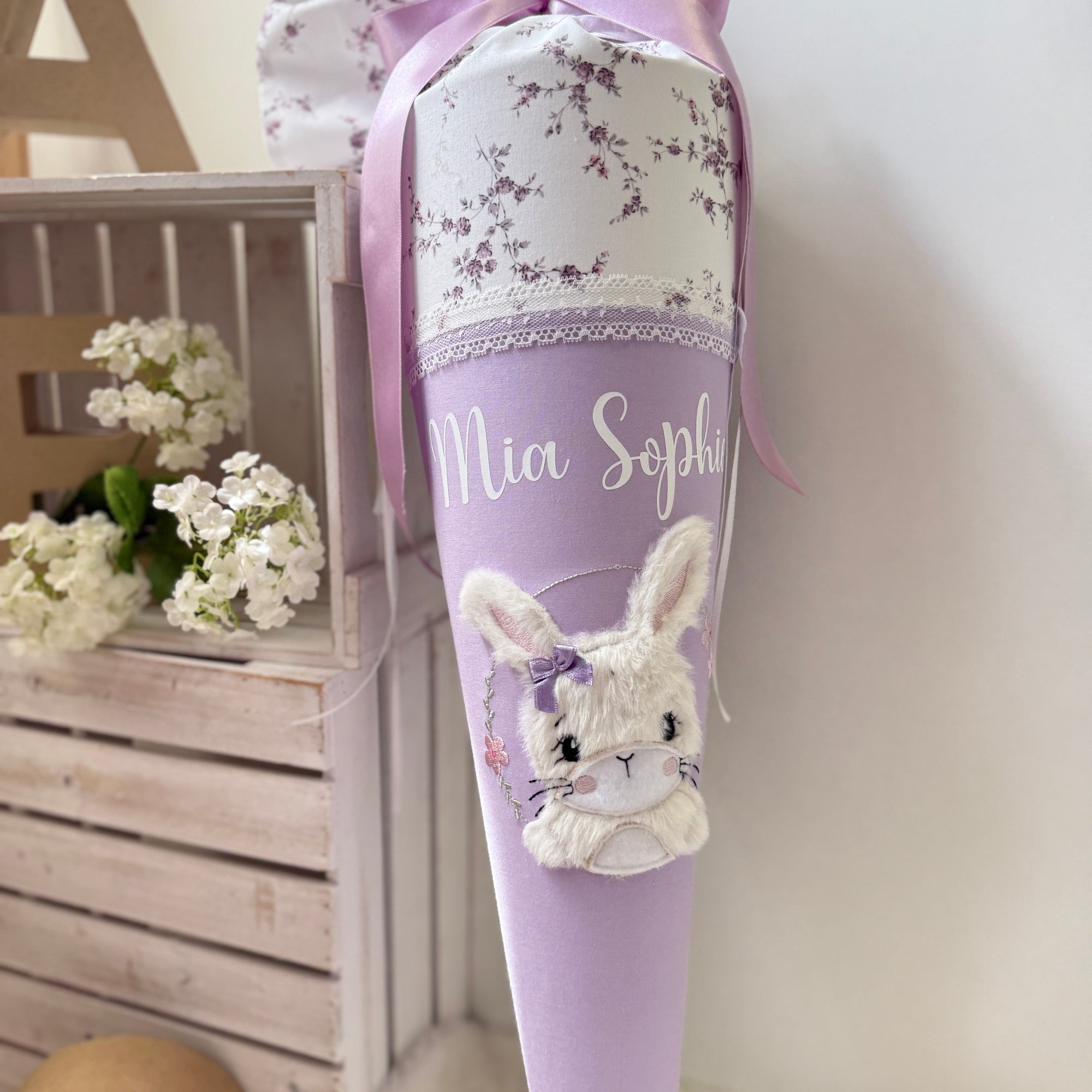 Schultüte Hase in fliederlila mit Blüten
