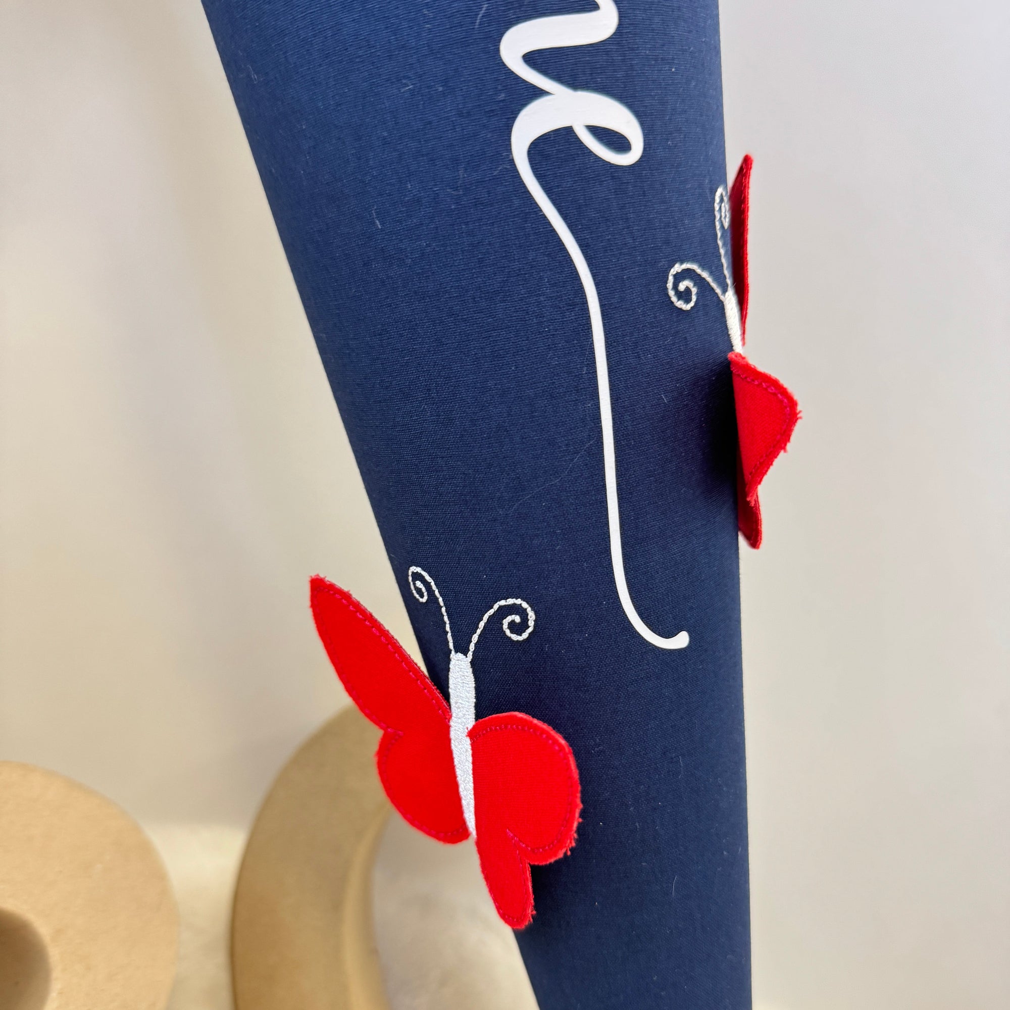 Schultüte Klassik in rot/dunkelblau (Schmetterlinge)