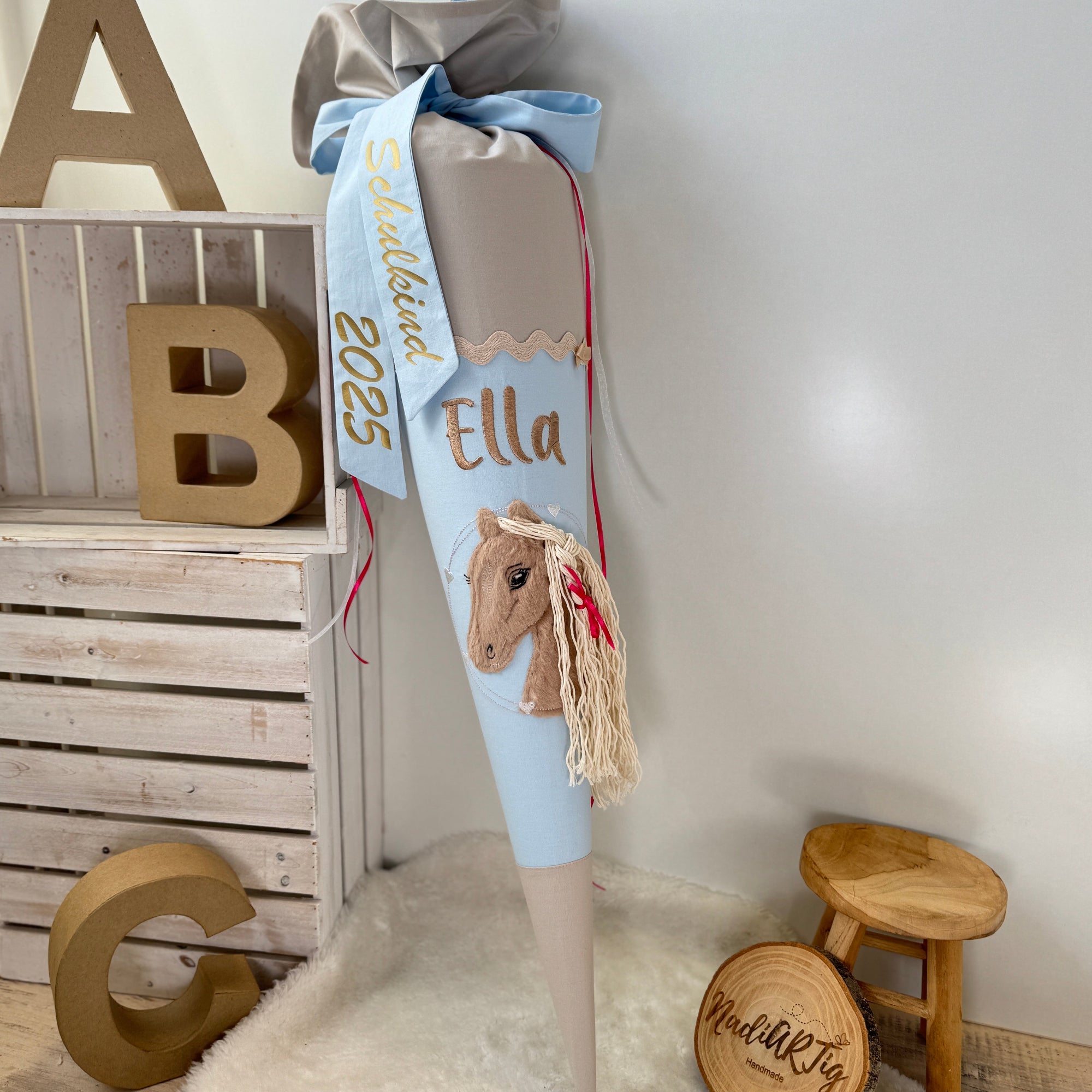 Schultüte Pferd im Herzkreis in sand/hellblau