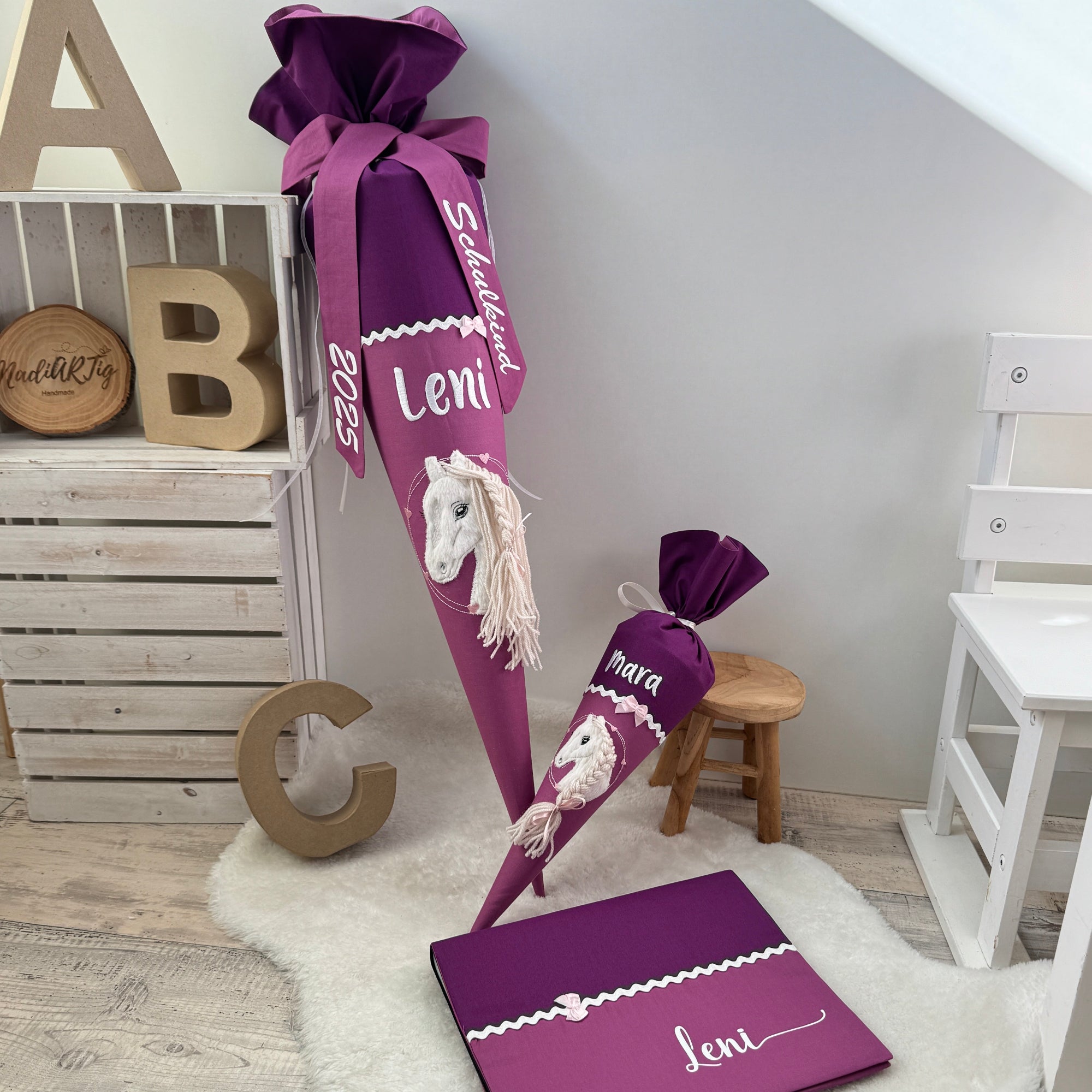 Schultüte Zeugnismappe dunkle Beere