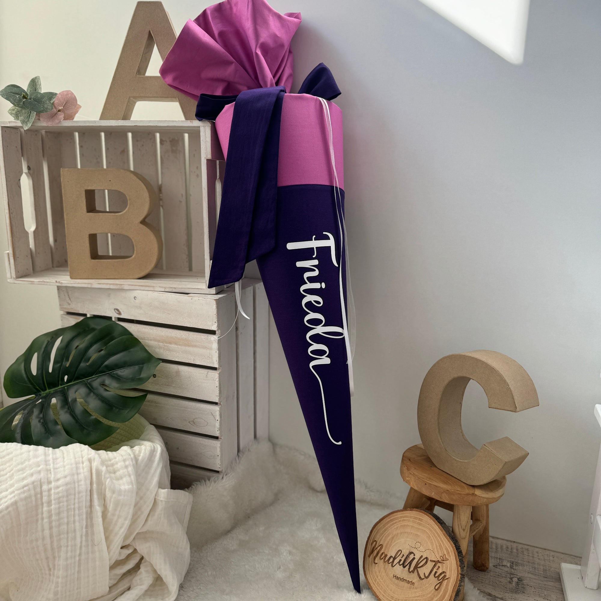 Schultüte in flieder und lila