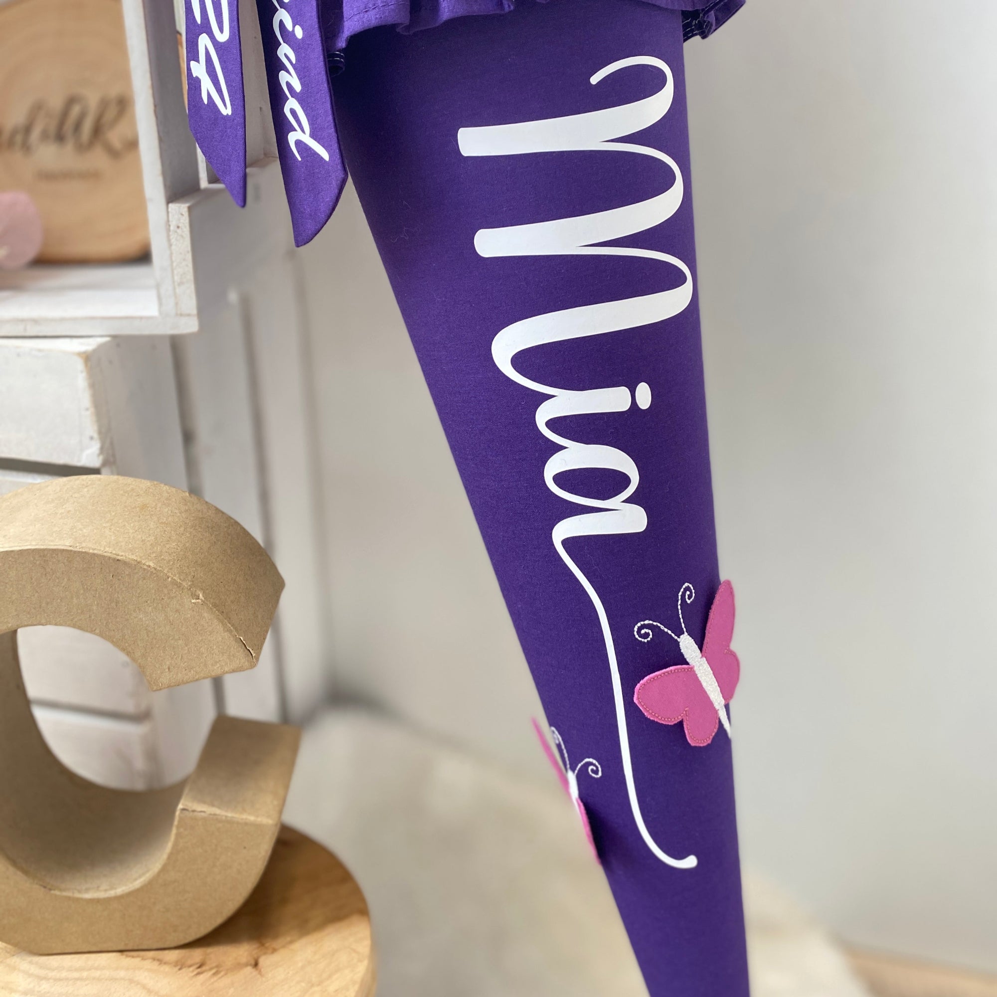 Schultüte in flieder und lila